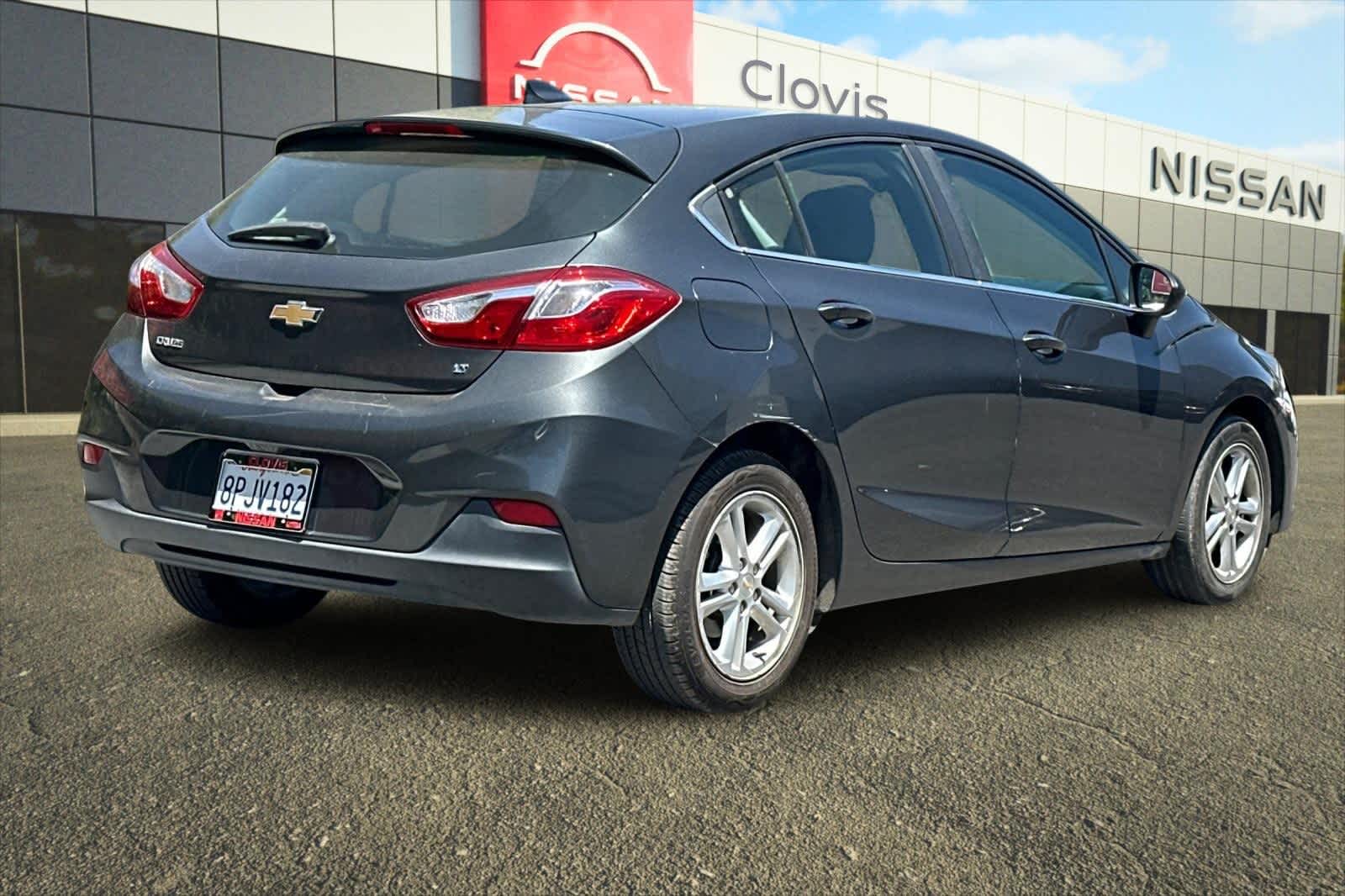Thumbnail: 2017 Chevrolet Cruze - 3
