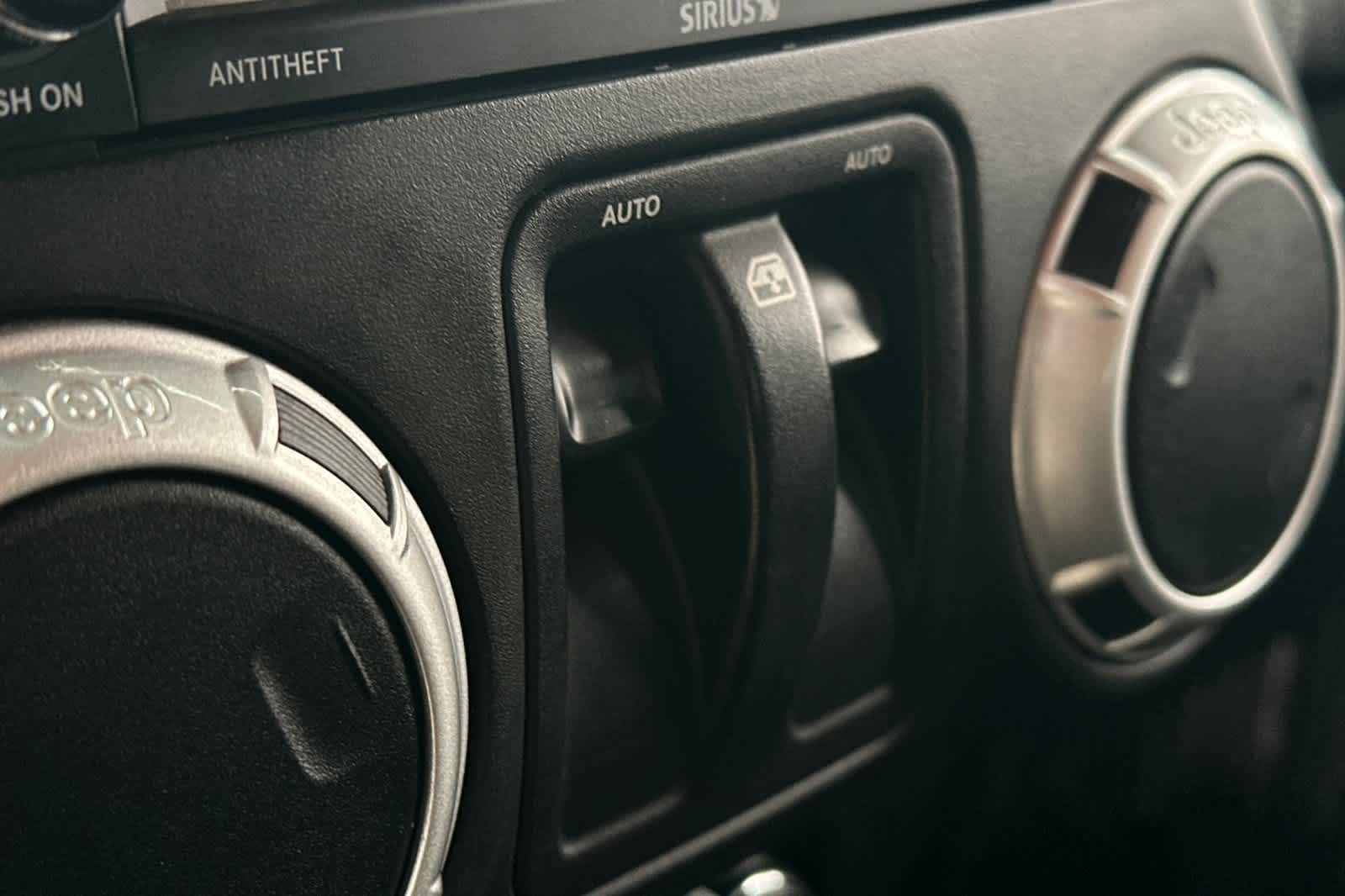 Thumbnail: 2016 Jeep Wrangler - 14