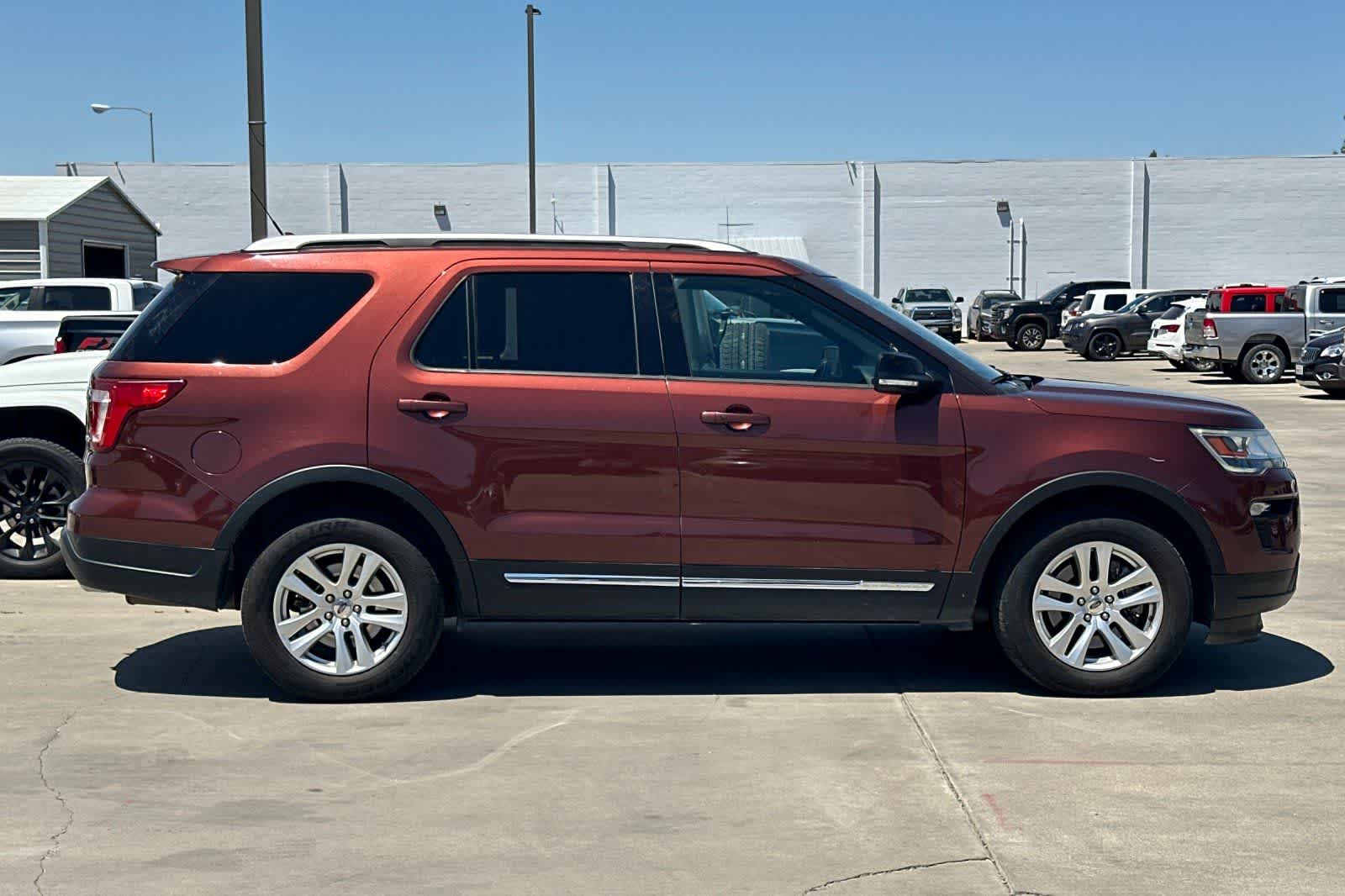 Thumbnail: 2018 Ford Explorer - 9