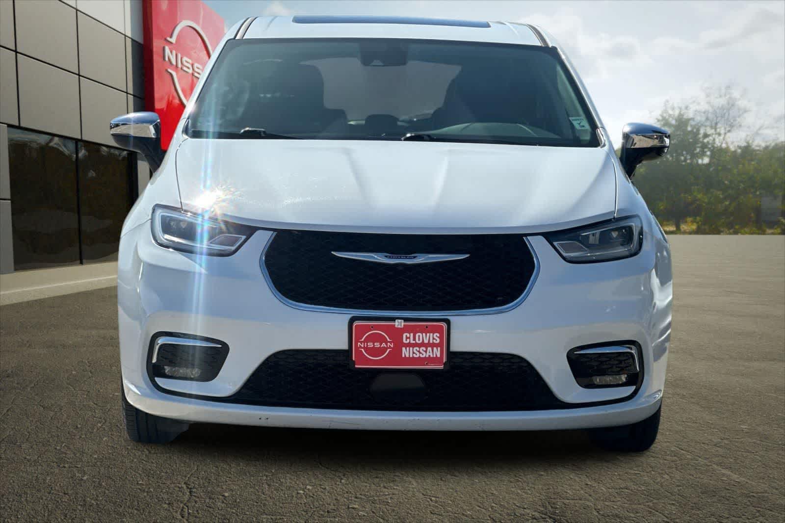 Thumbnail: 2023 Chrysler Pacifica - 11