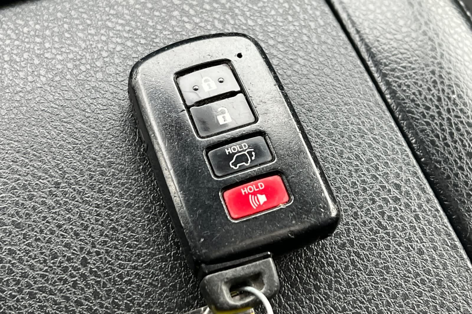 Thumbnail: 2017 Toyota Highlander - 27