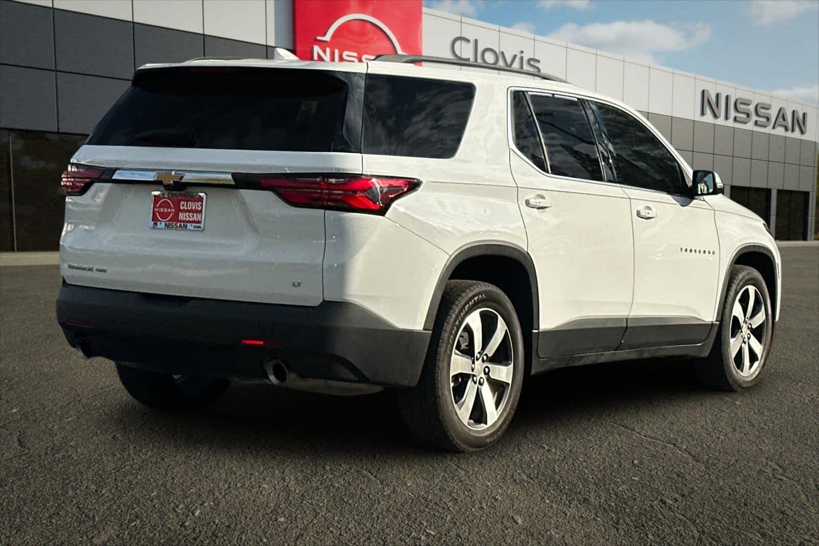 Thumbnail: 2023 Chevrolet Traverse - 3