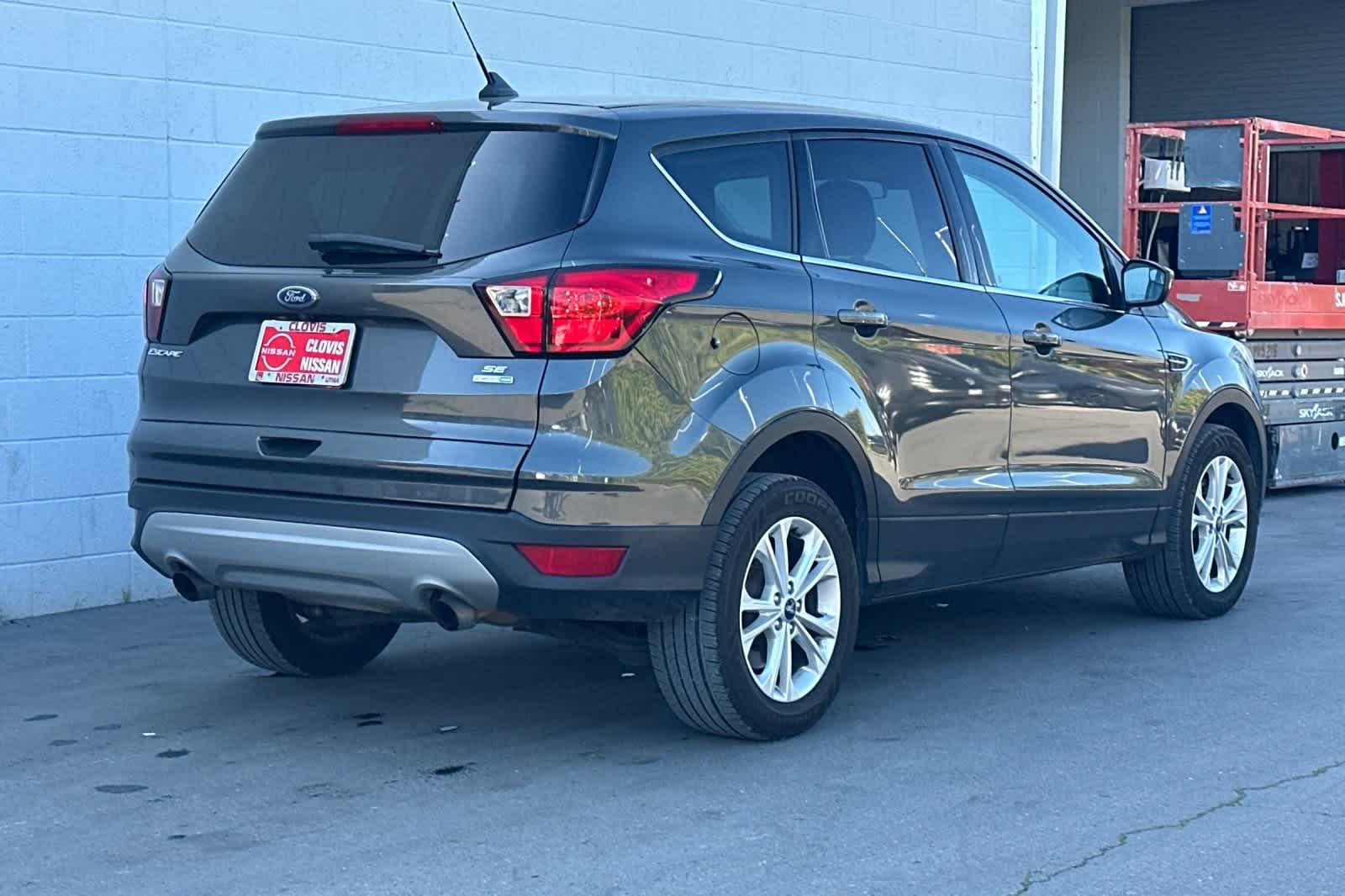 Thumbnail: 2019 Ford Escape - 3