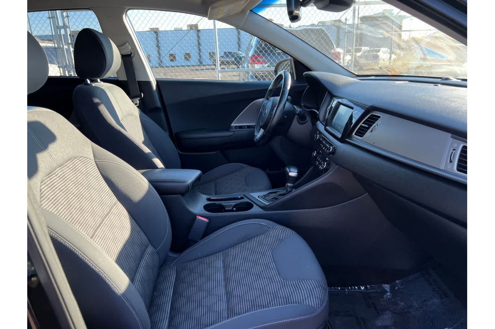 Thumbnail: 2018 Kia Niro - 28