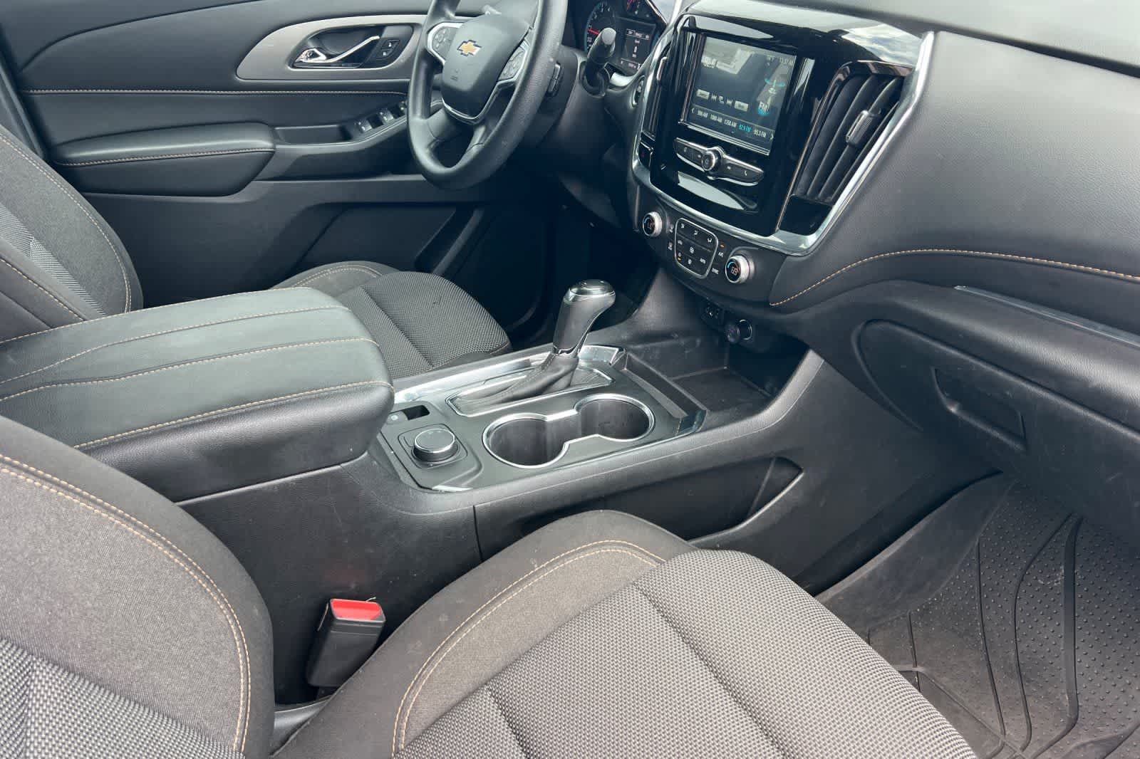 Thumbnail: 2018 Chevrolet Traverse - 19