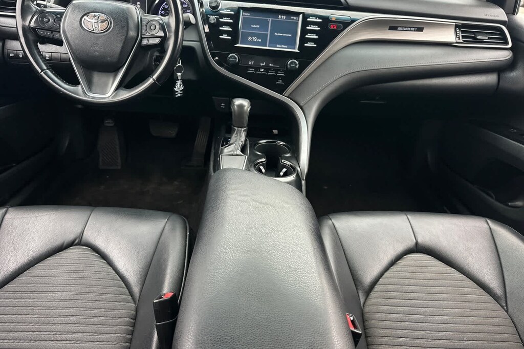 Used 2019 Toyota Camry SE Sedan