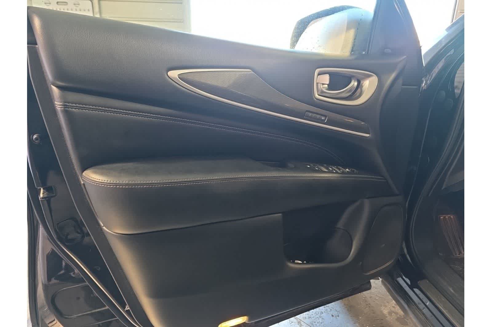 Thumbnail: 2020 INFINITI QX60 - 18