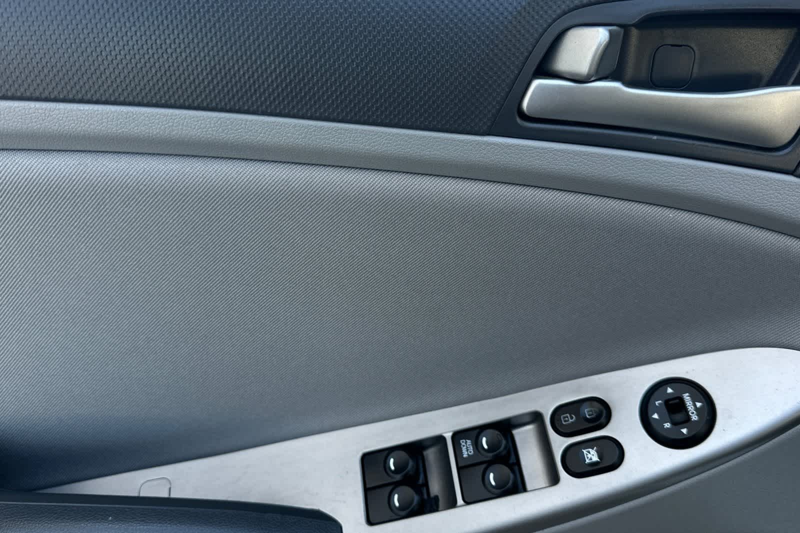 Thumbnail: 2017 Hyundai Accent - 15