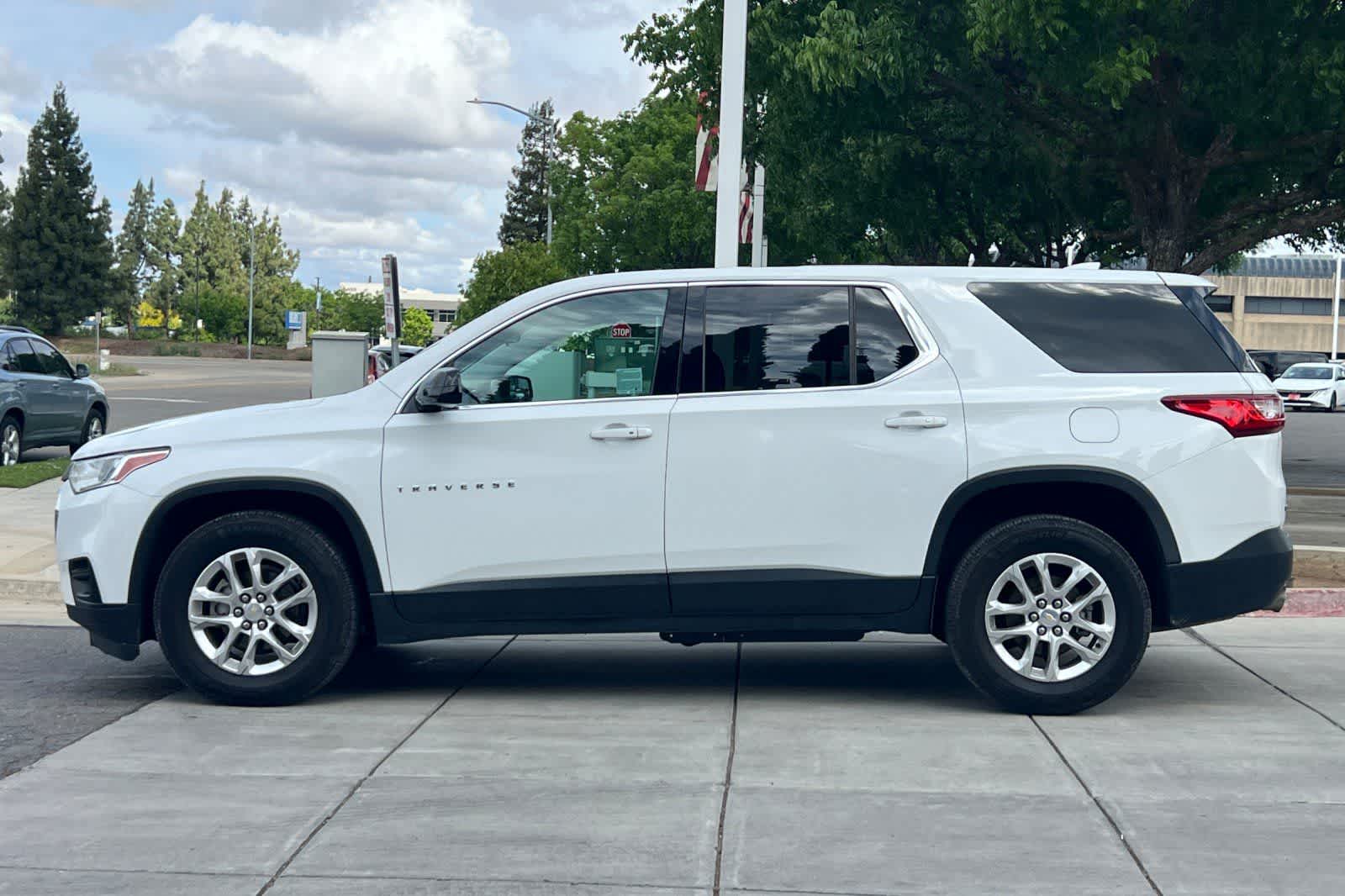 Thumbnail: 2018 Chevrolet Traverse - 6