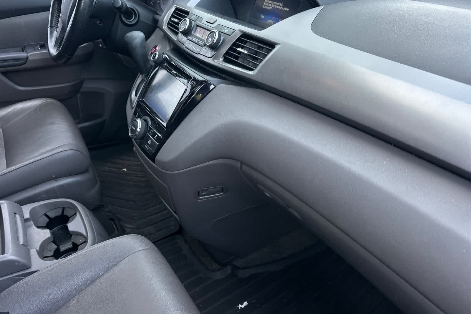 Thumbnail: 2015 Honda Odyssey - 17