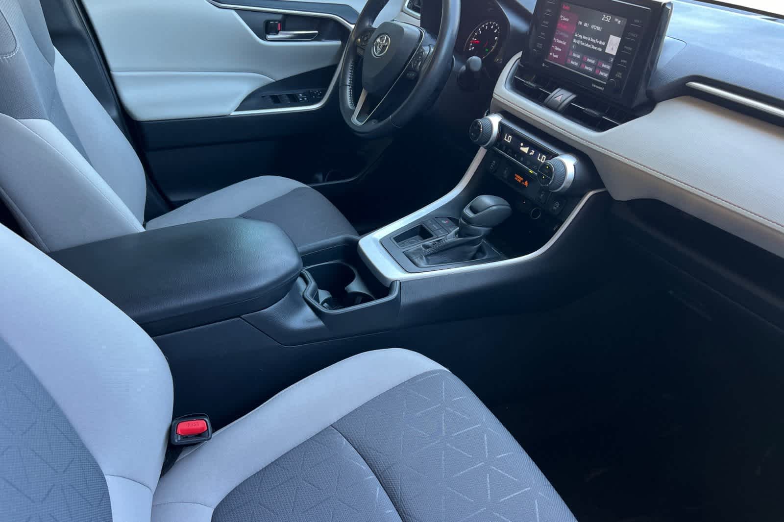 Thumbnail: 2021 Toyota RAV4 - 19
