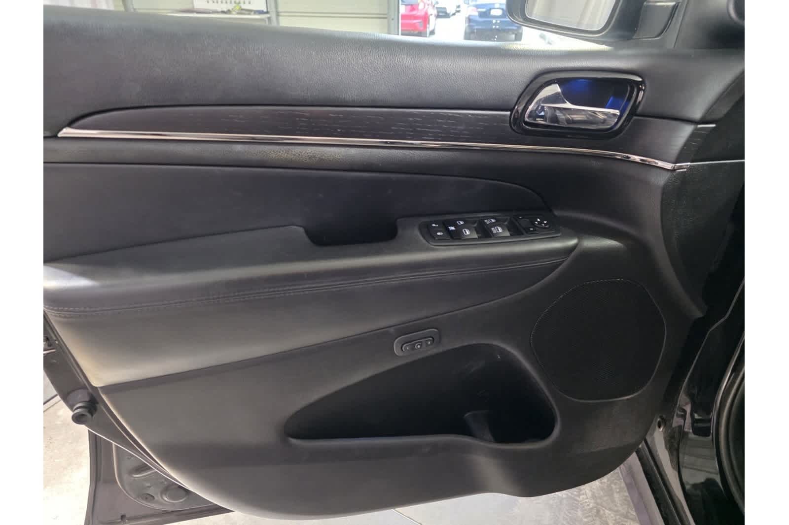 Thumbnail: 2020 Jeep Grand Cherokee - 19