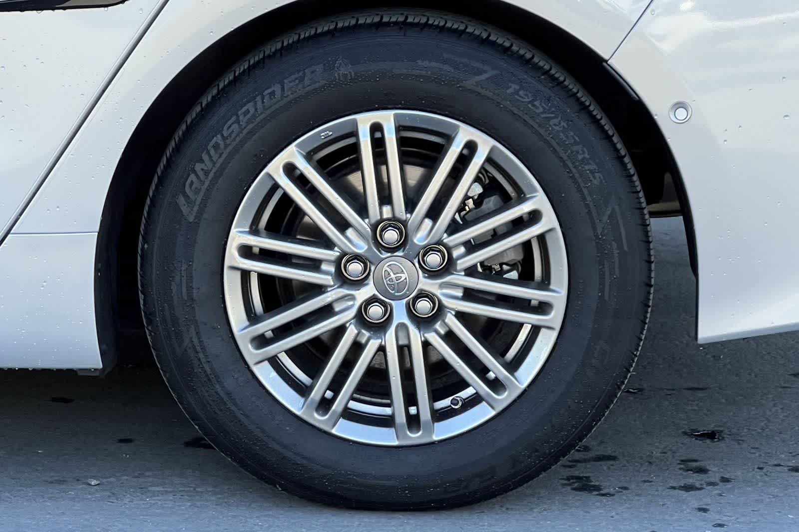 Thumbnail: 2019 Toyota Prius Prime - 29