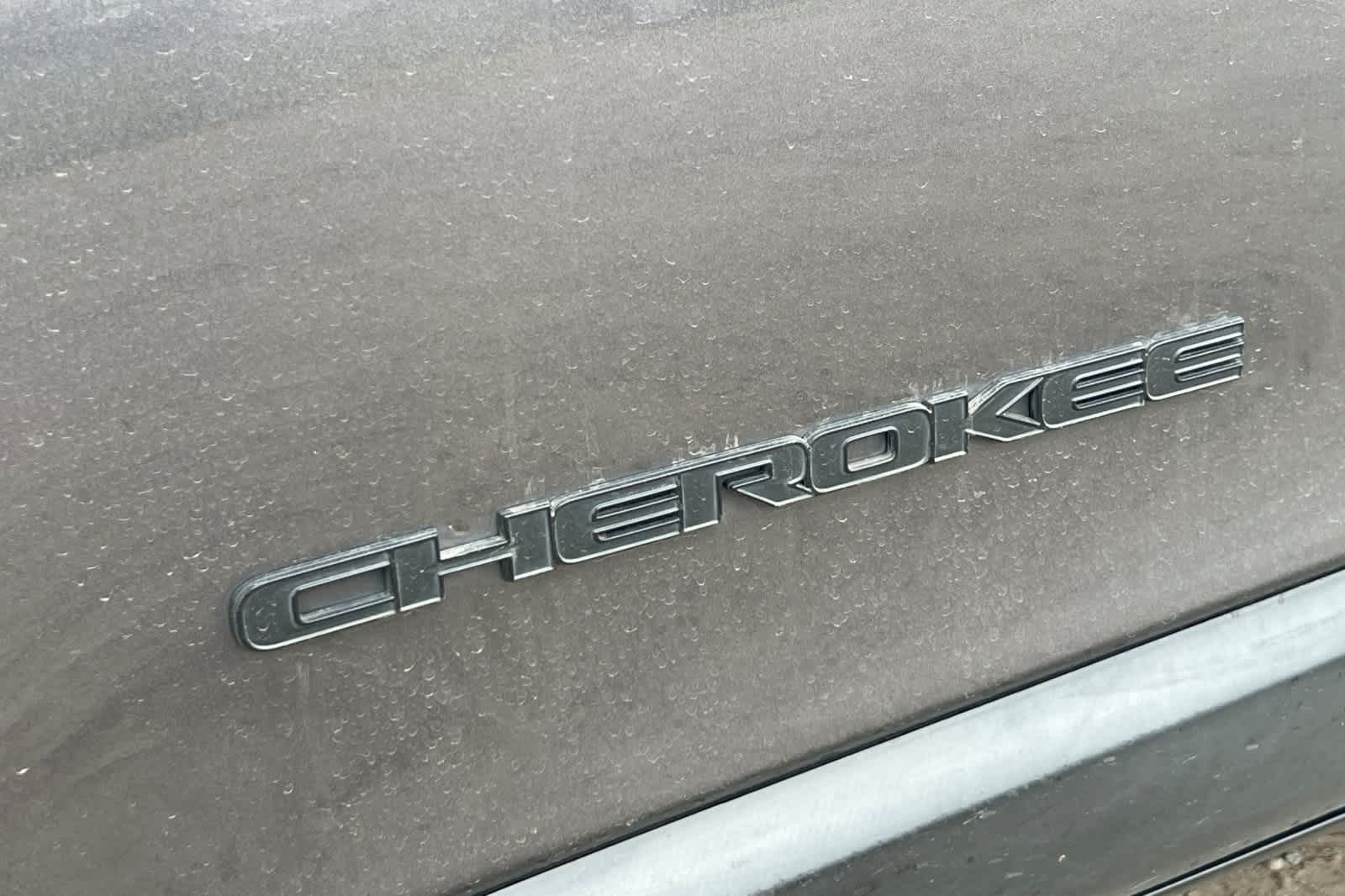 Thumbnail: 2019 Jeep Cherokee - 16