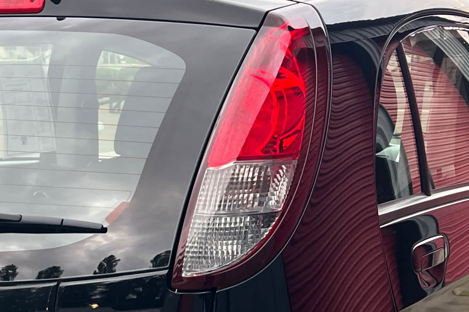 Thumbnail: 2016 Mitsubishi i-MiEV - 32