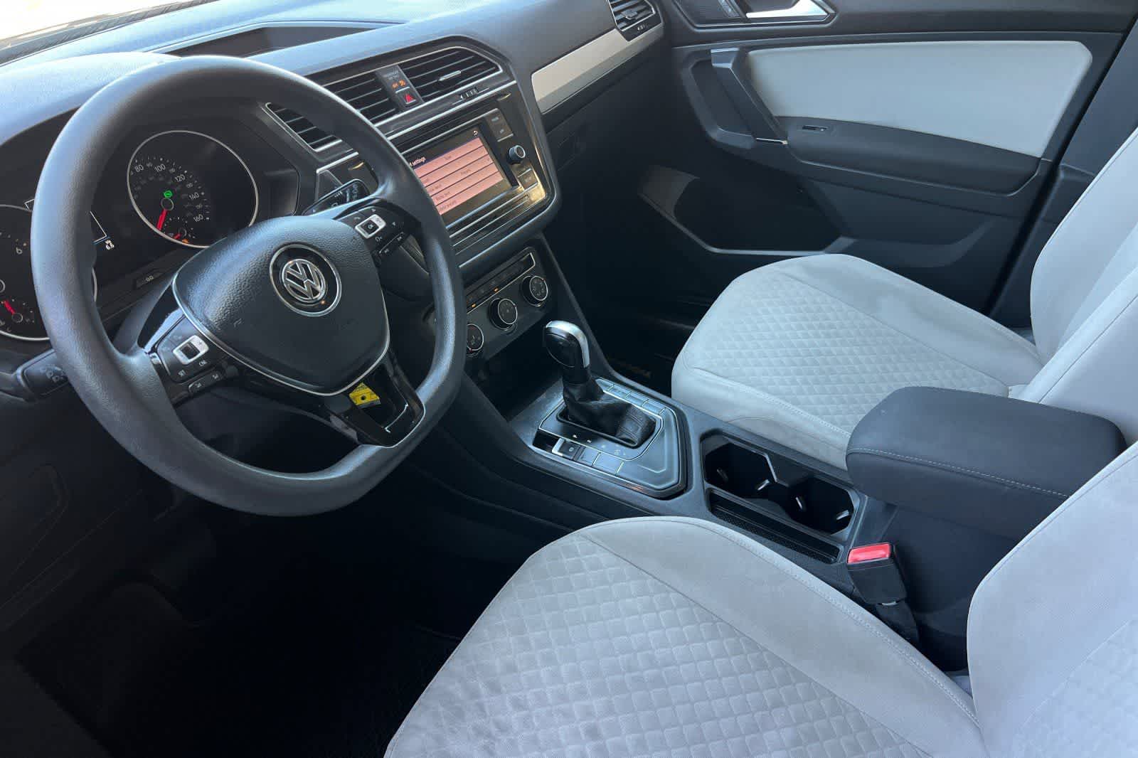 Thumbnail: 2018 Volkswagen Tiguan - 11