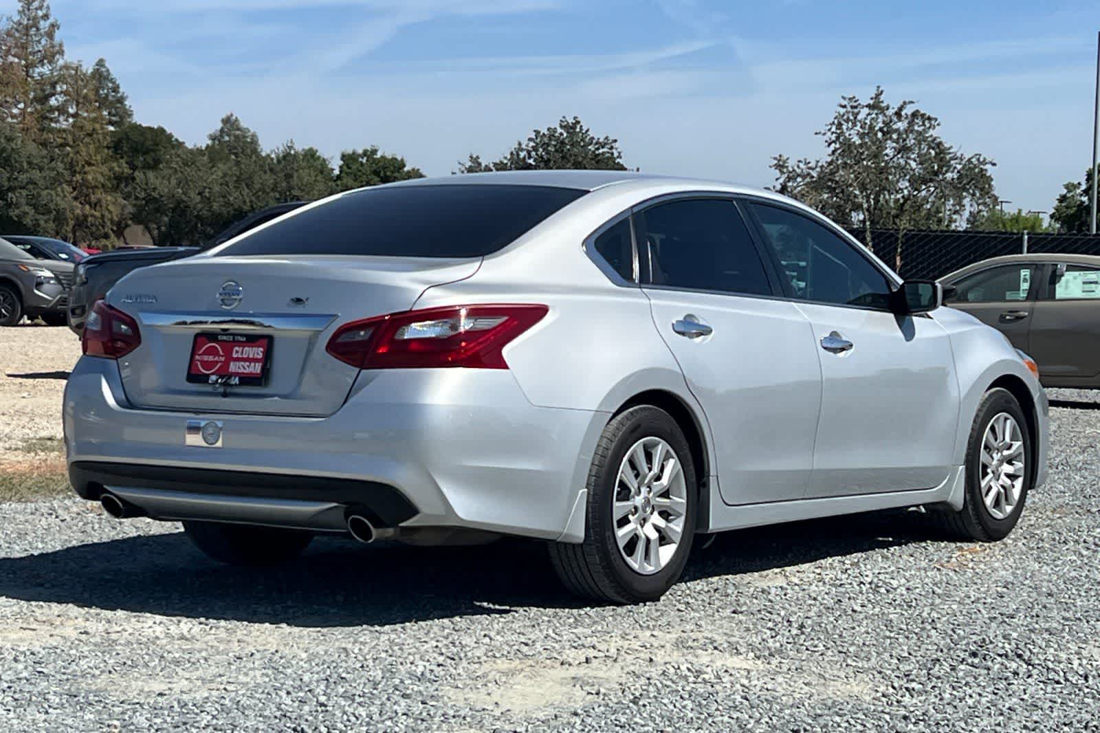 Thumbnail: 2018 Nissan Altima - 3