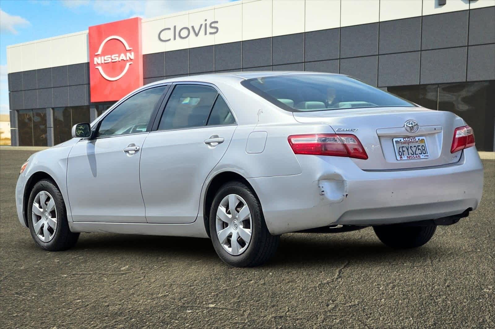 2009 Toyota Camry LE 6
