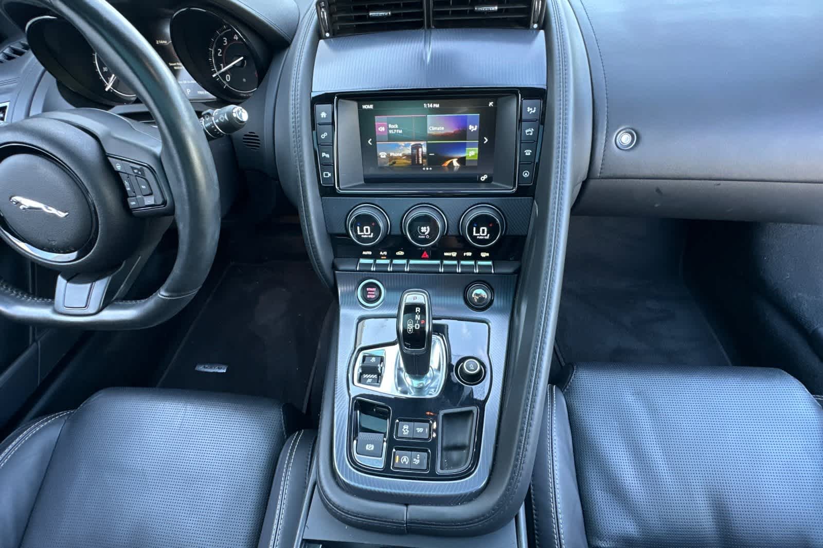 2018 Jaguar F-TYPE R-Dynamic photo 4