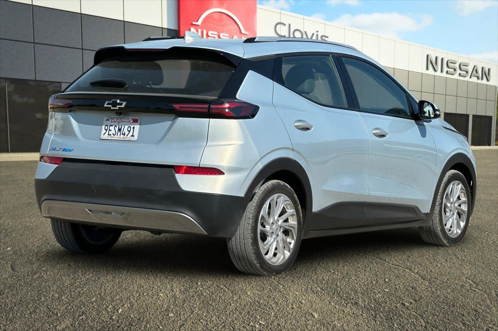 Thumbnail: 2023 Chevrolet Bolt EUV - 3