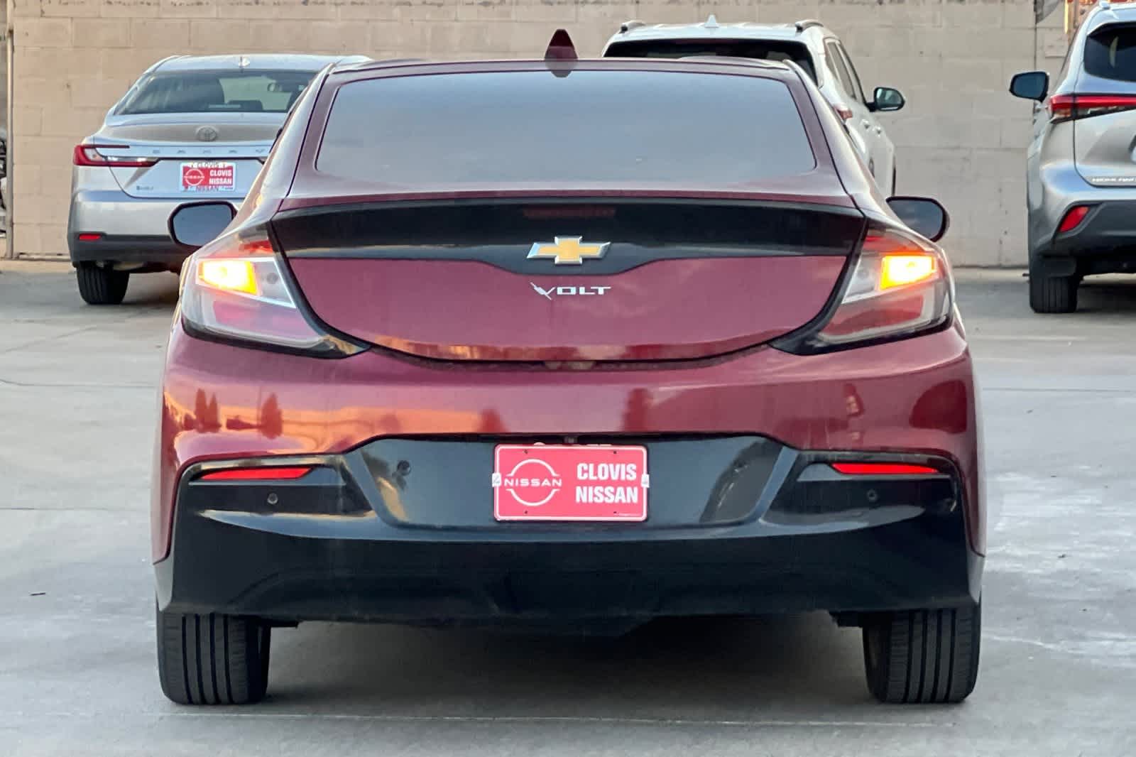 Thumbnail: 2016 Chevrolet Volt - 8