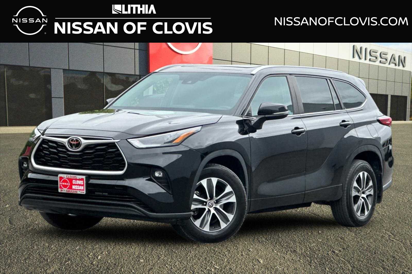 2023 Toyota Highlander XLE Hero Image