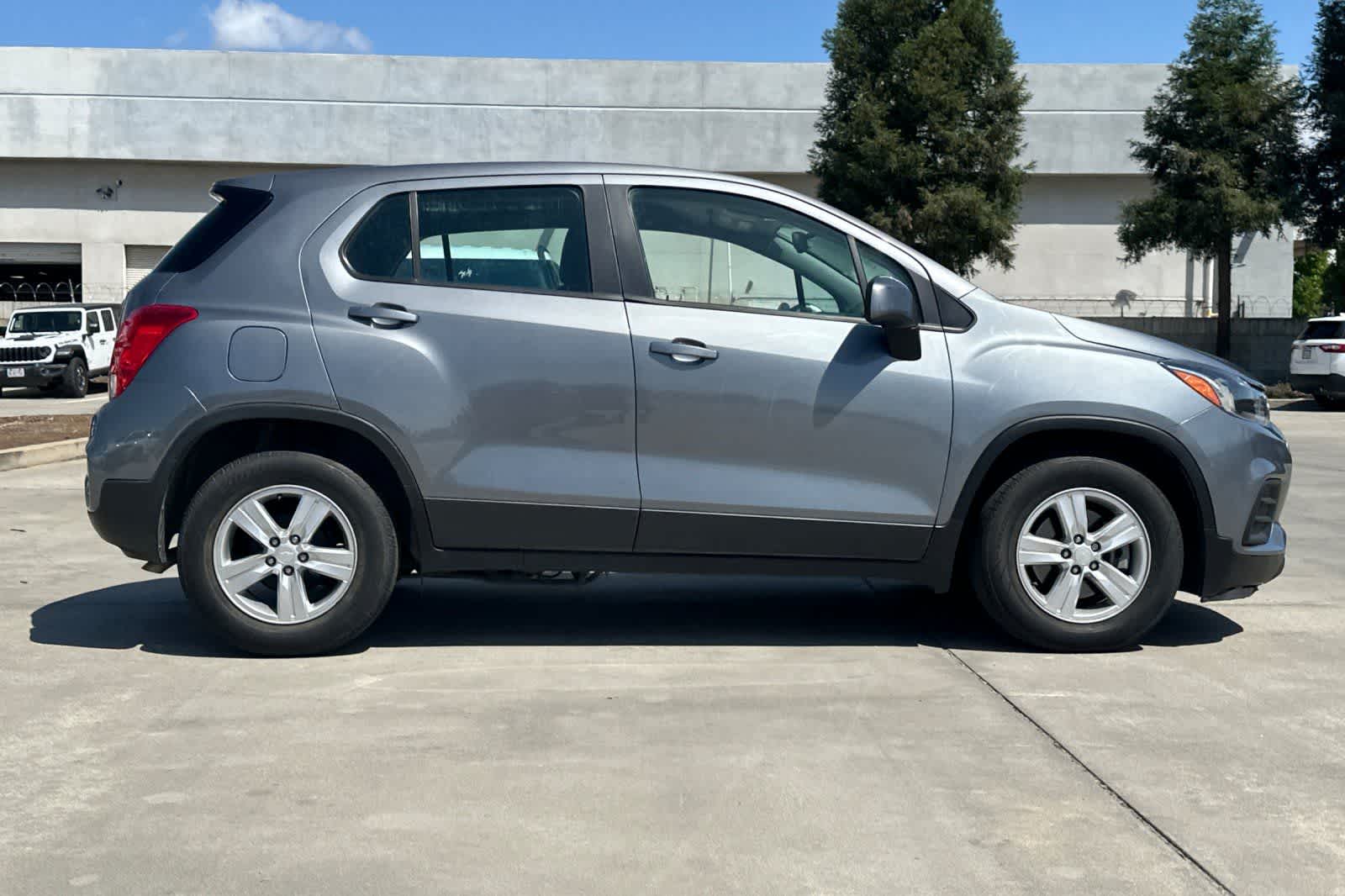 Thumbnail: 2020 Chevrolet Trax - 9