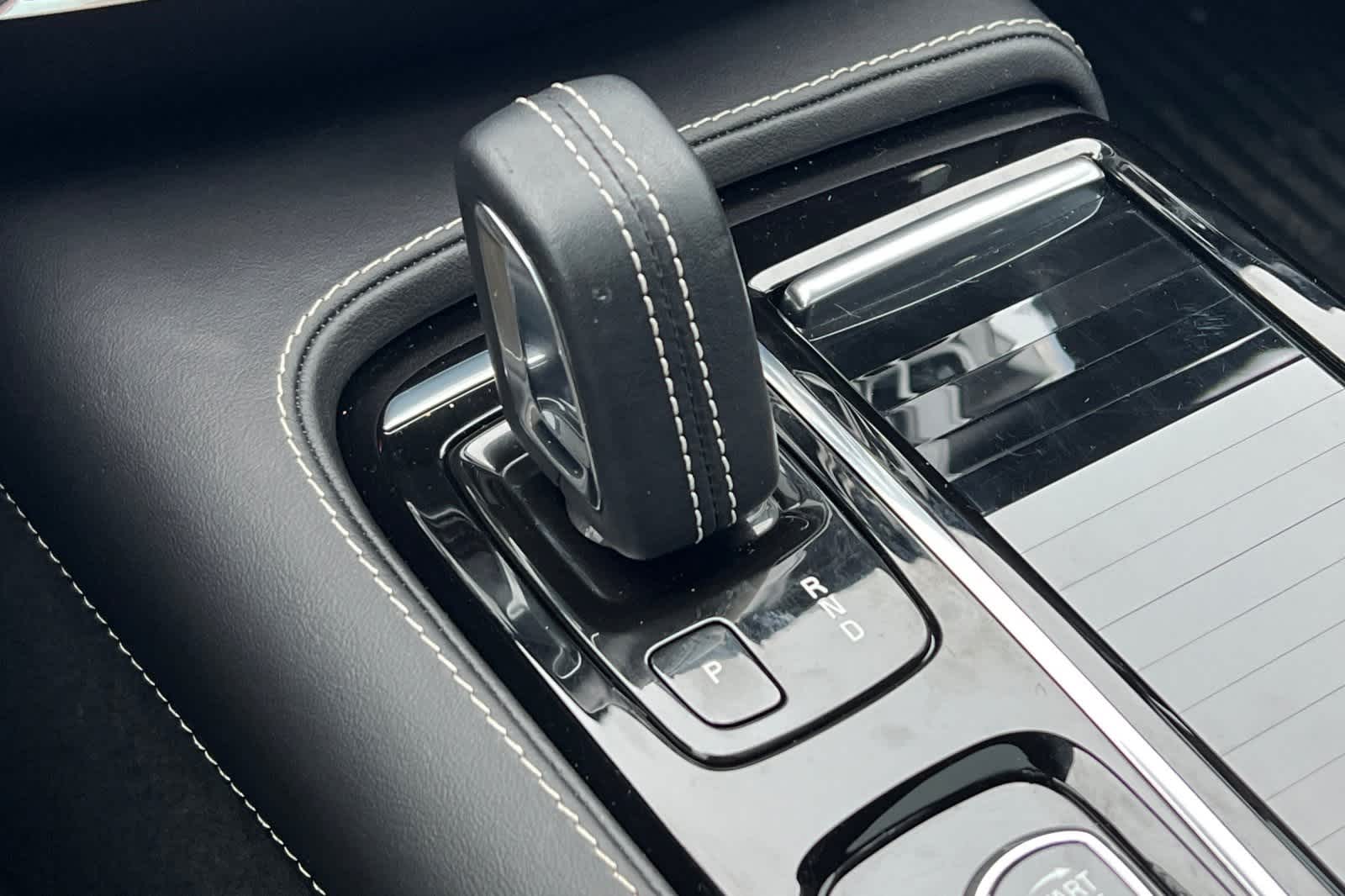 Thumbnail: 2022 Volvo S60 - 23