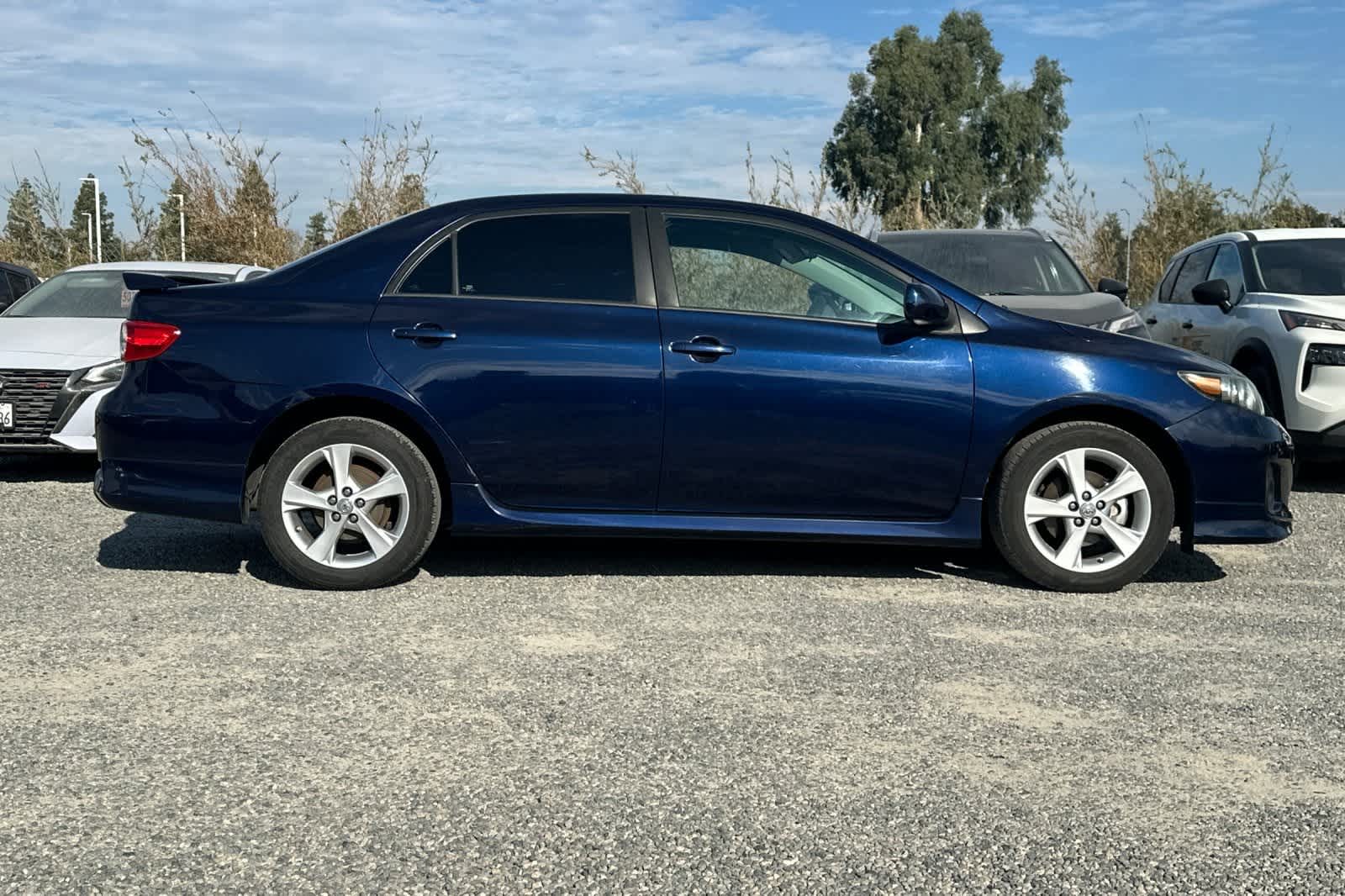 Thumbnail: 2013 Toyota Corolla - 9