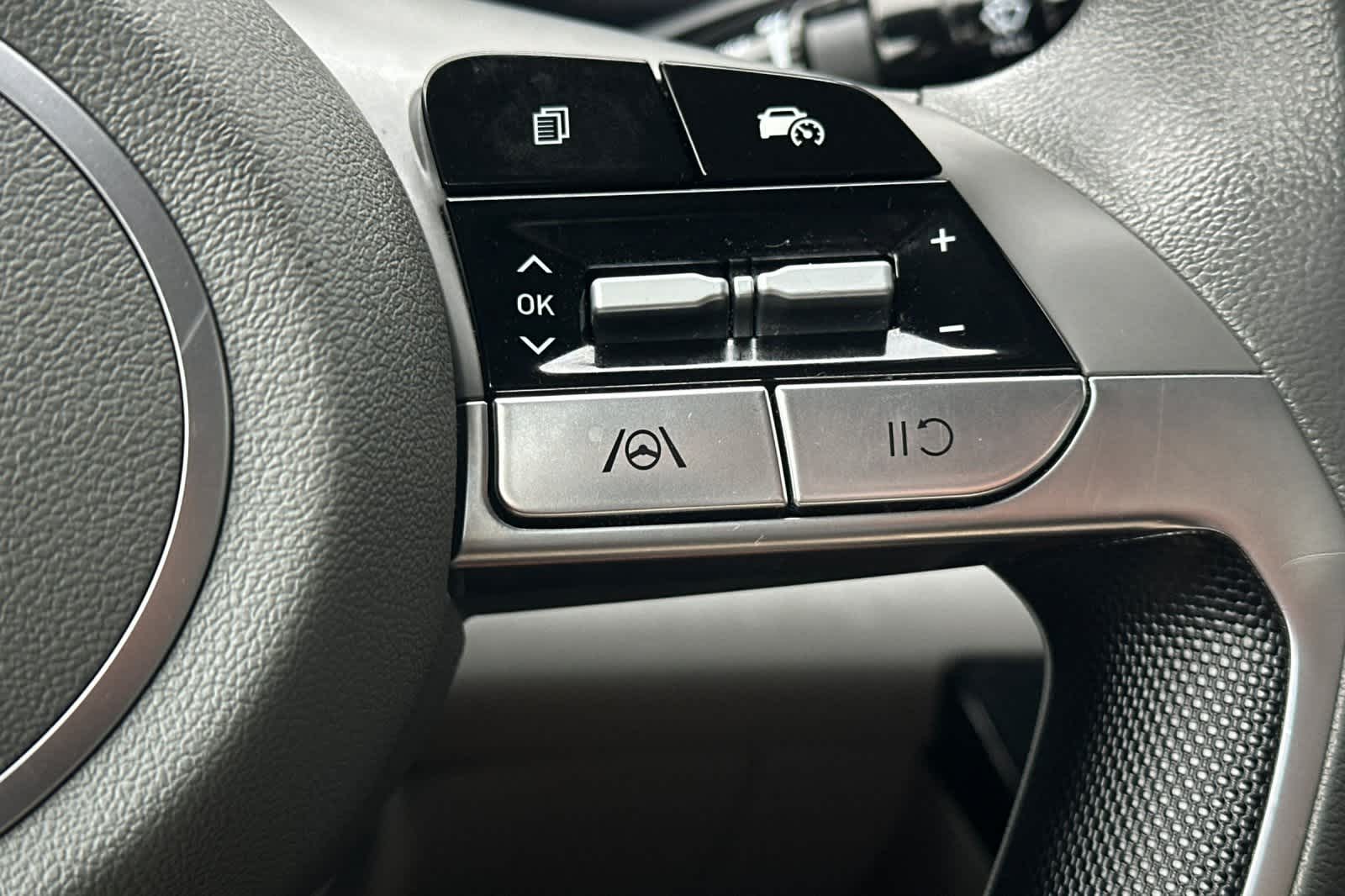 Thumbnail: 2024 Hyundai Elantra - 30