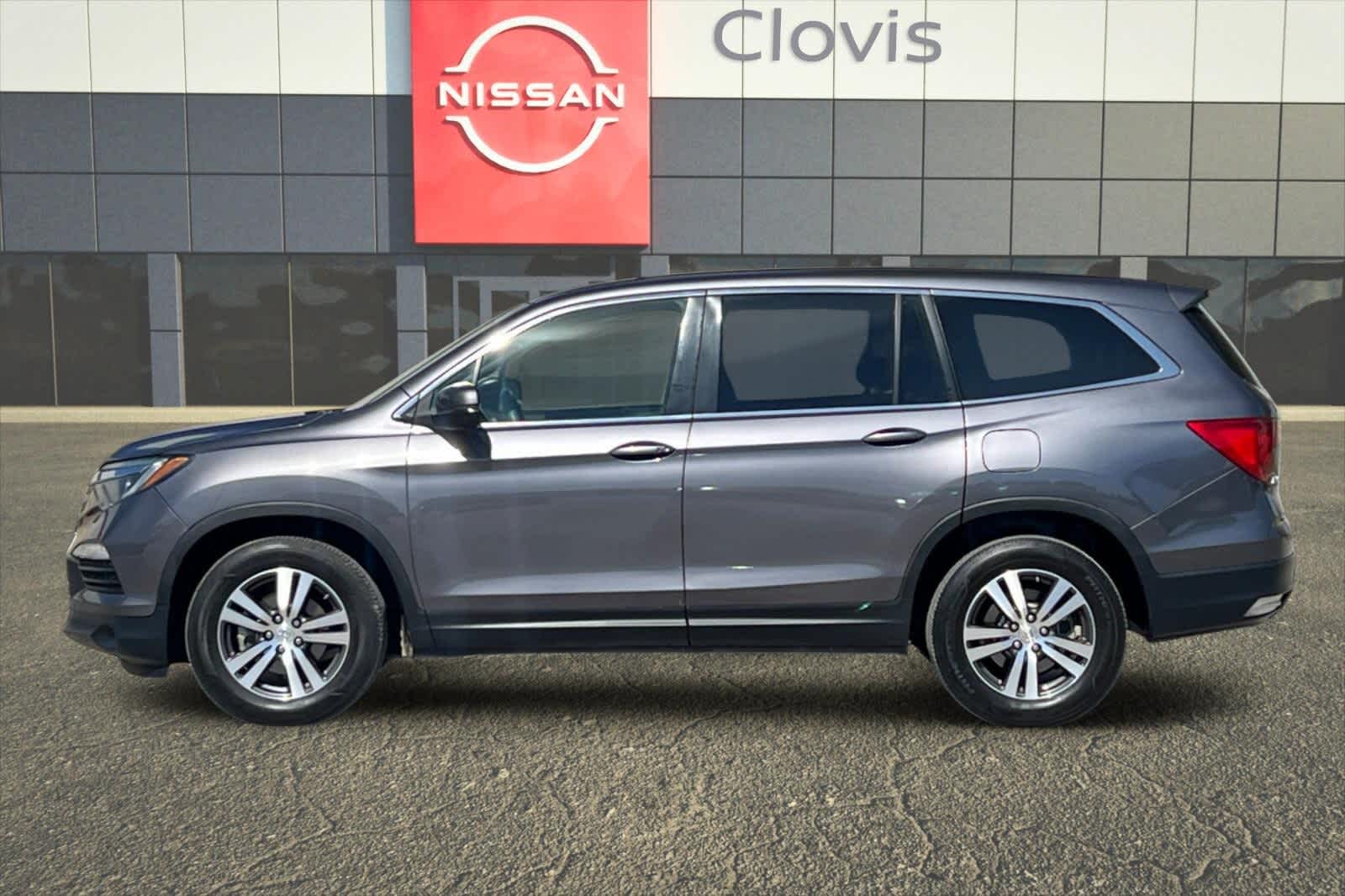 Thumbnail: 2017 Honda Pilot - 6