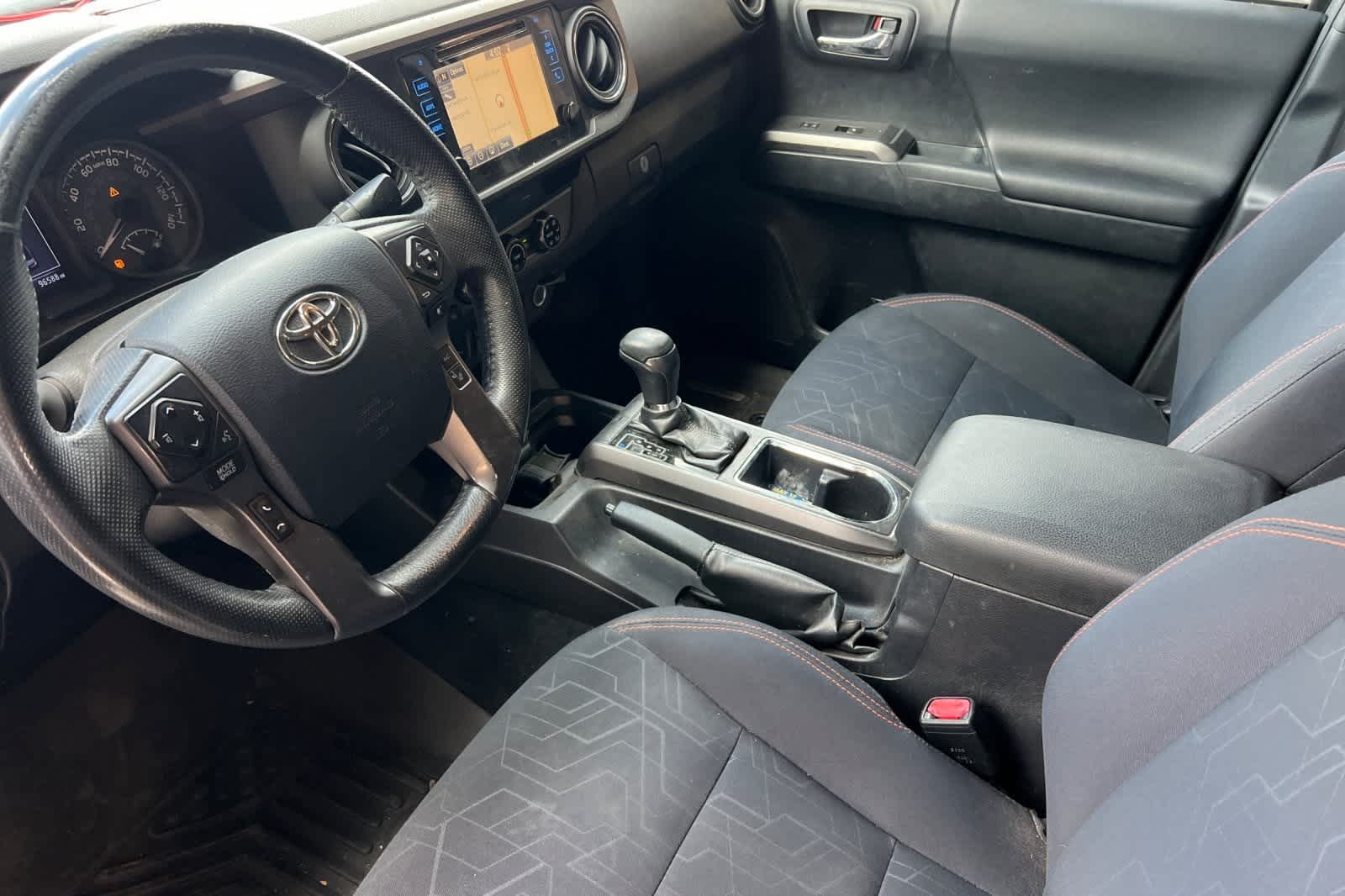 Thumbnail: 2018 Toyota Tacoma - 14