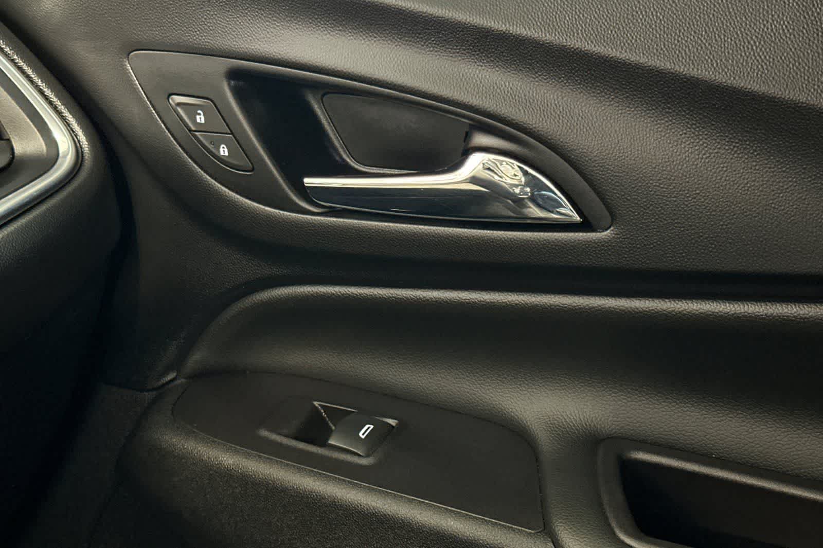 Thumbnail: 2021 Chevrolet Equinox - 21