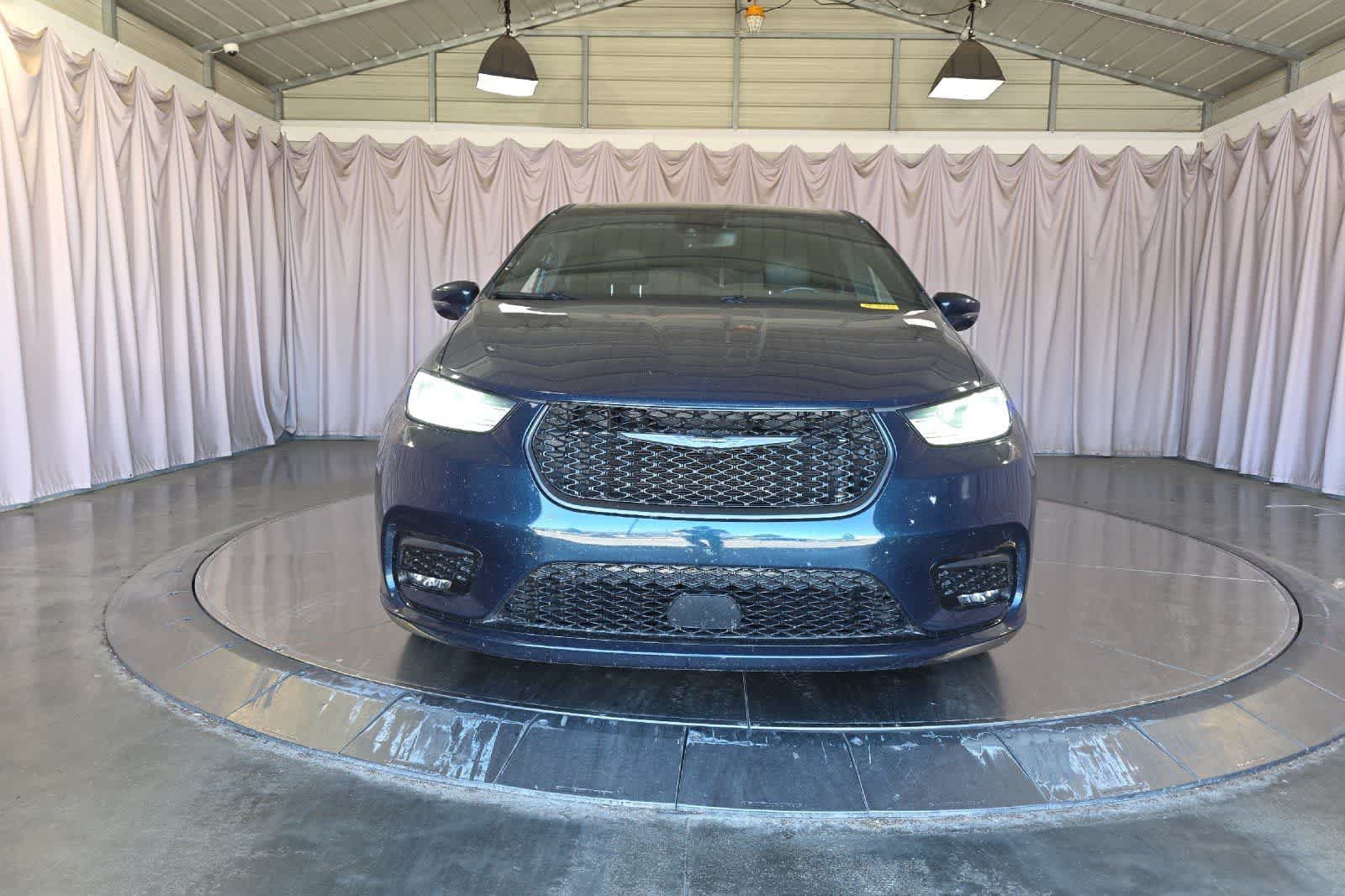 Thumbnail: 2022 Chrysler Pacifica - 11