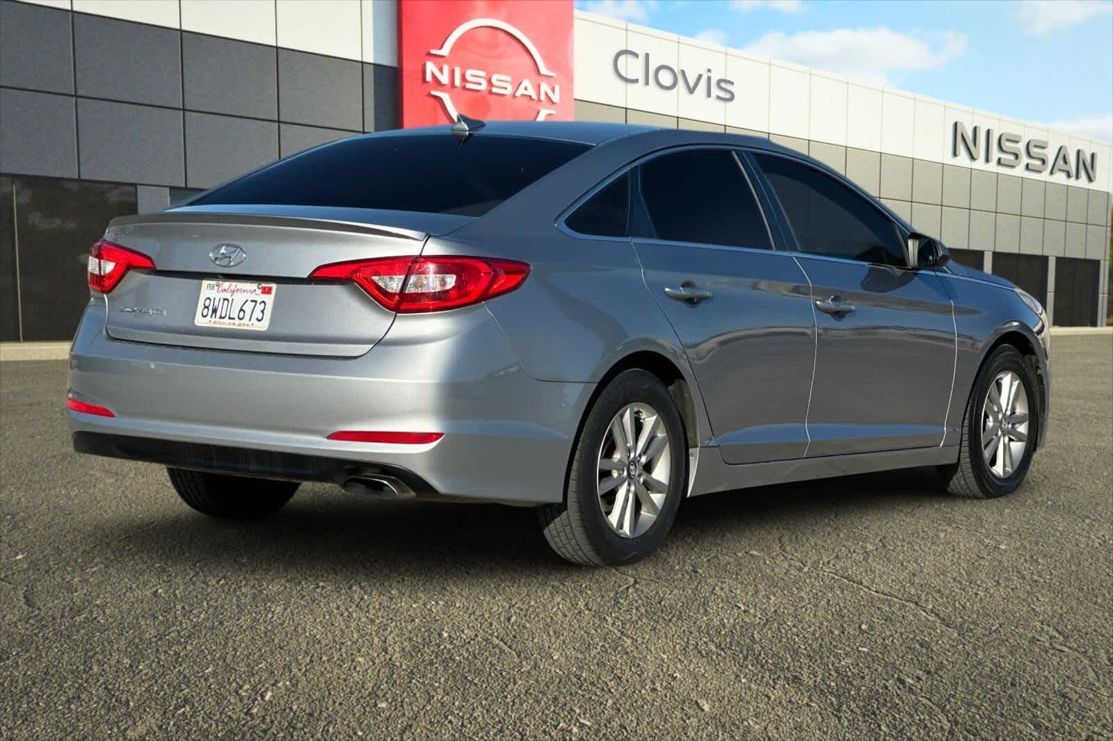 Thumbnail: 2016 Hyundai Sonata - 3
