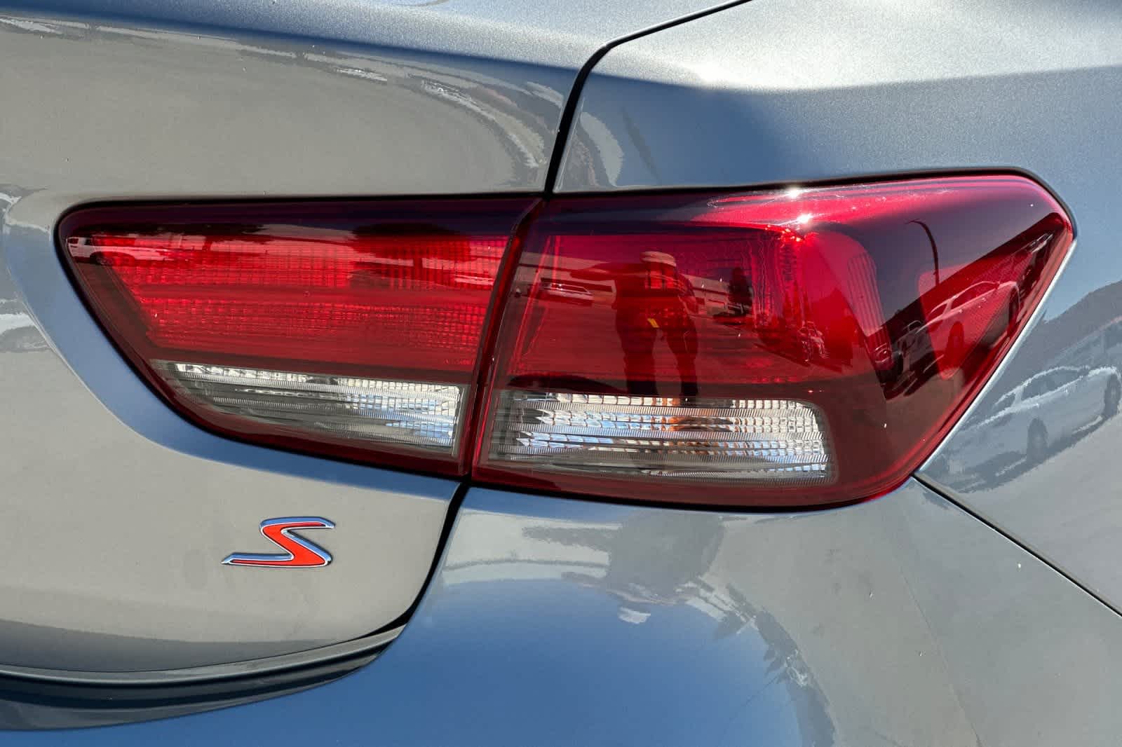 Thumbnail: 2021 Kia Rio - 32