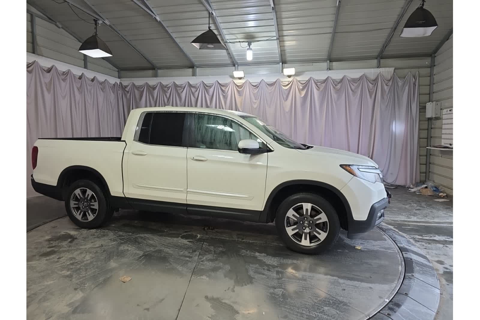 Thumbnail: 2017 Honda Ridgeline - 7