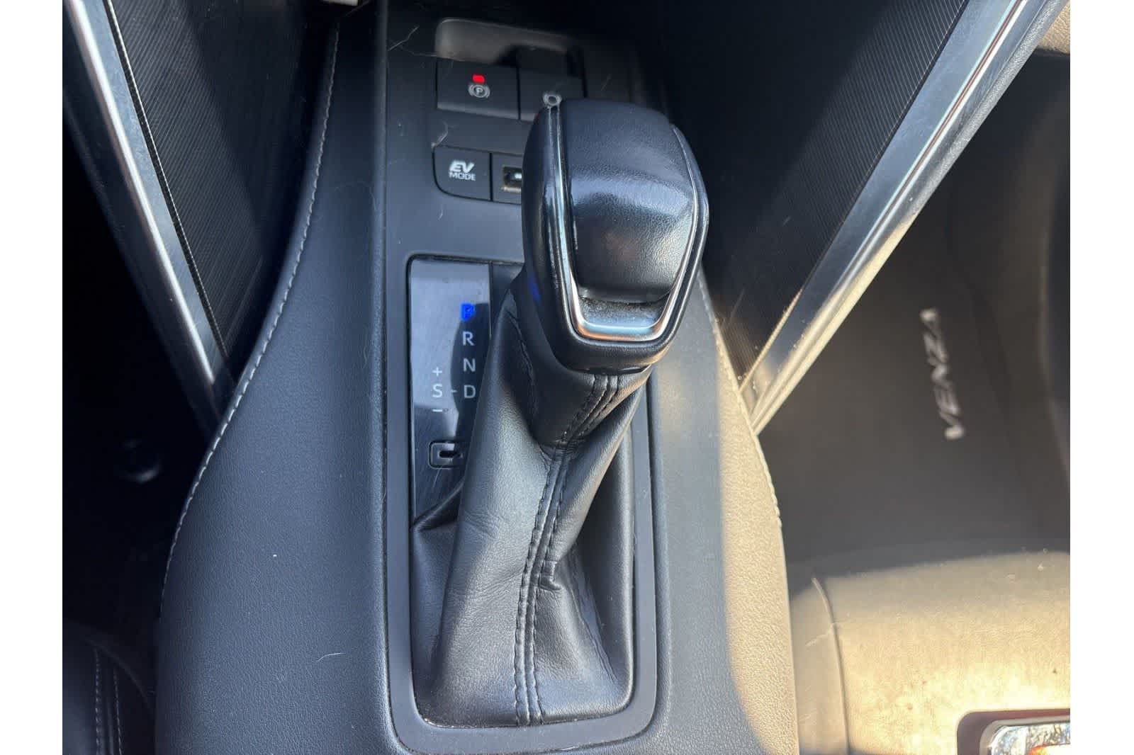 Thumbnail: 2021 Toyota Venza - 21