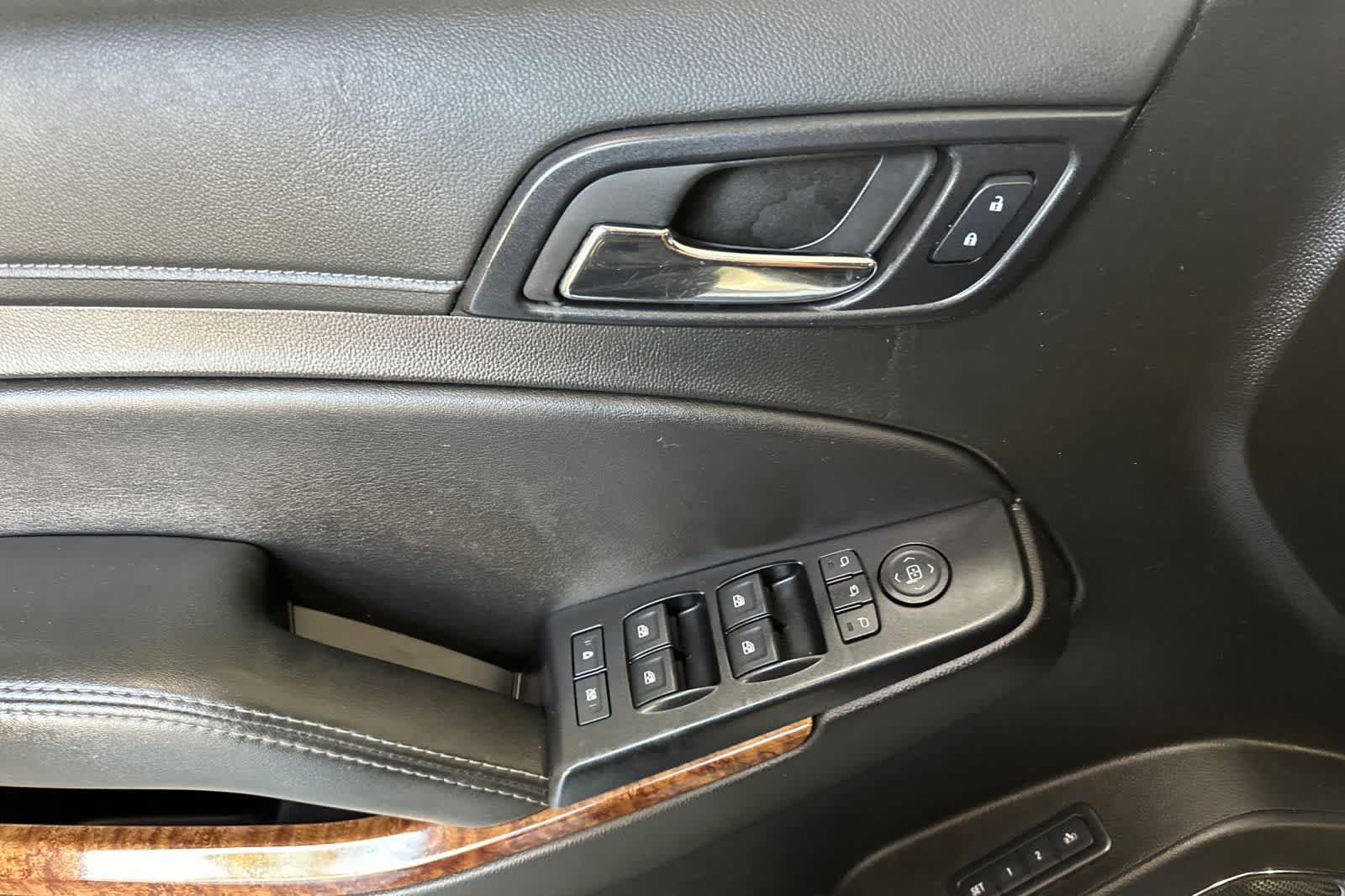 Thumbnail: 2018 Chevrolet Tahoe - 13