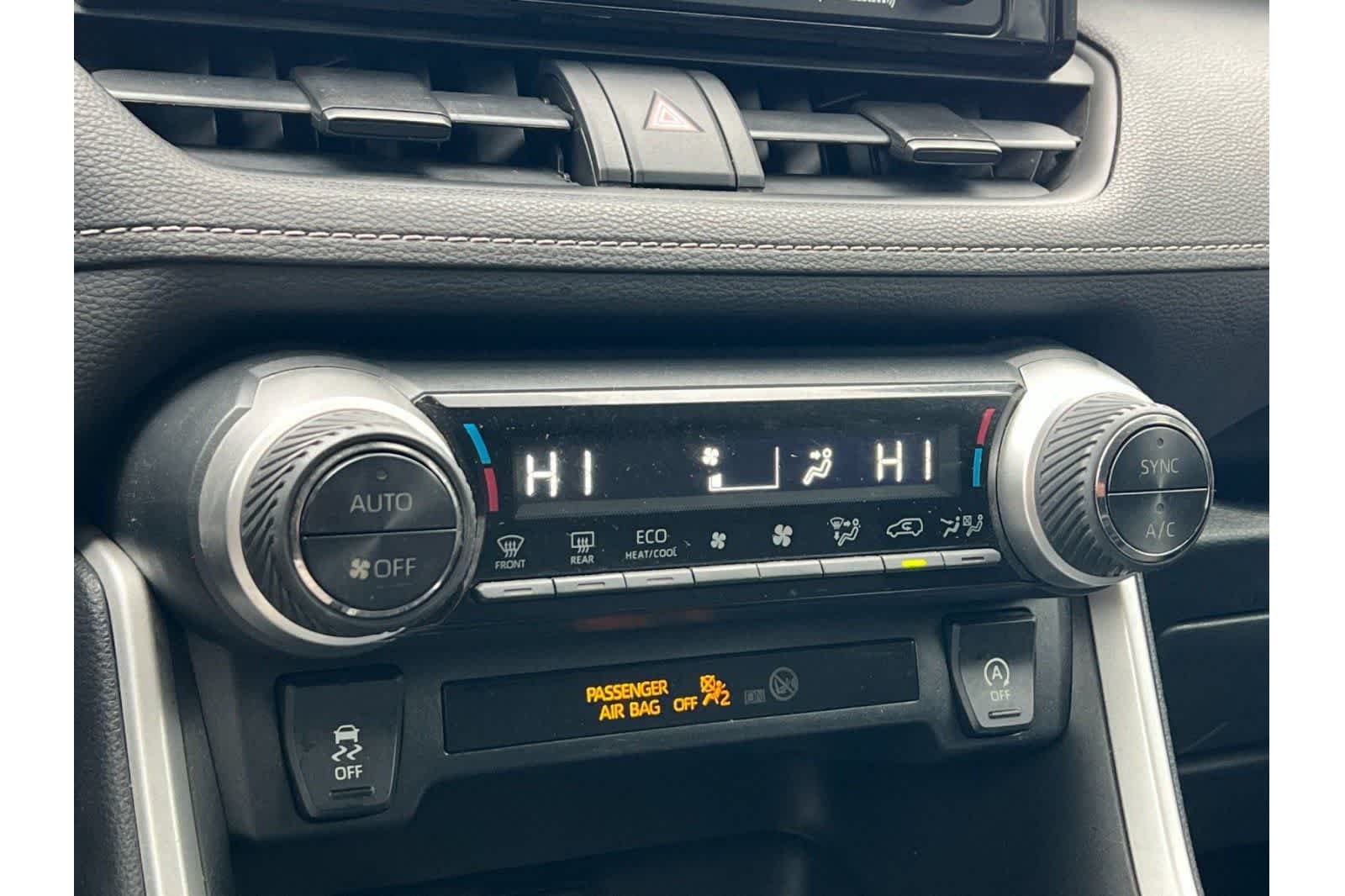 Thumbnail: 2020 Toyota RAV4 - 22