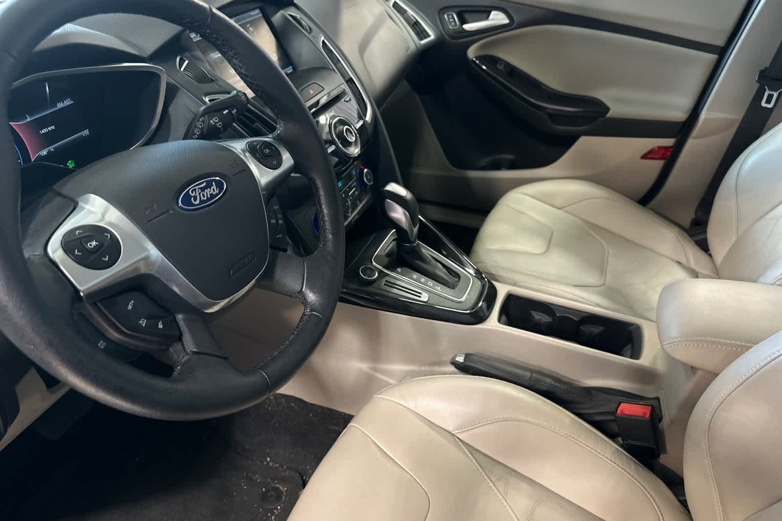 Thumbnail: 2015 Ford Focus - 14