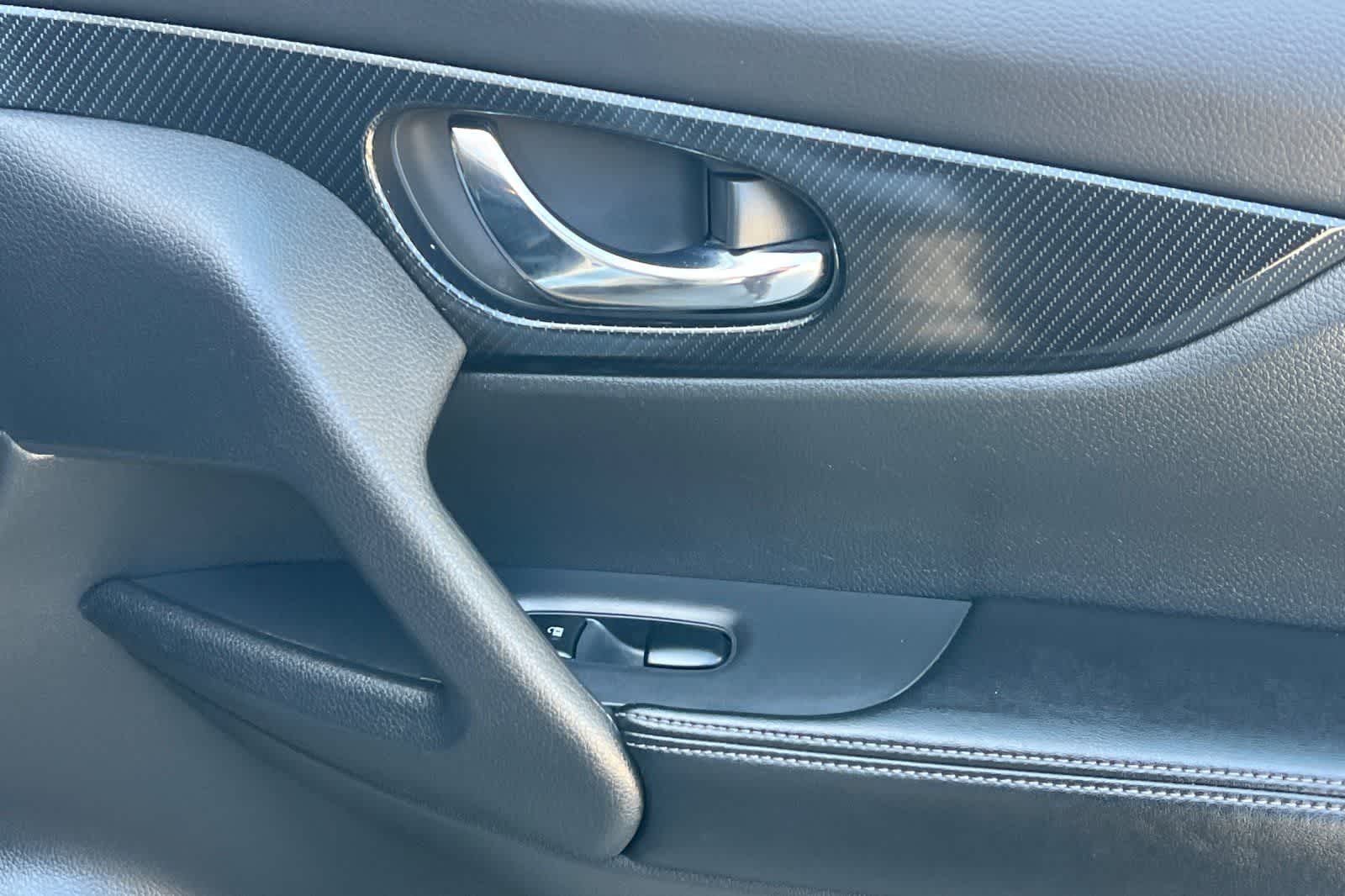 Thumbnail: 2020 Nissan Rogue - 21