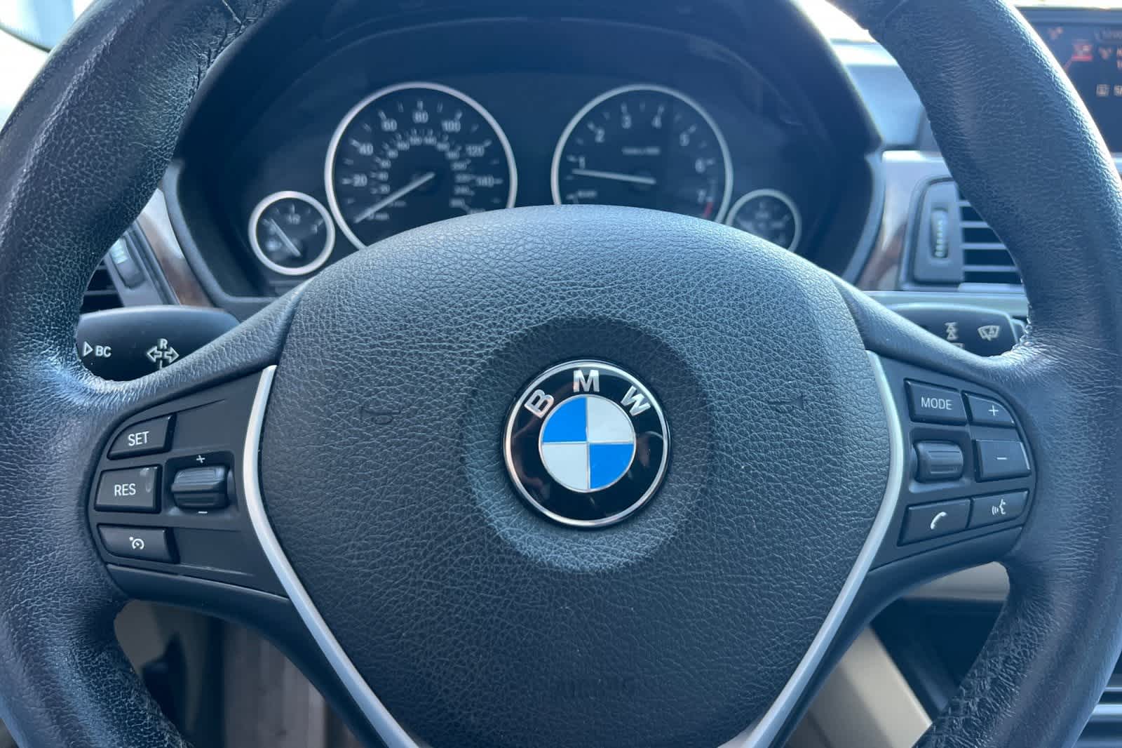 Thumbnail: 2015 BMW 3 Series - 24