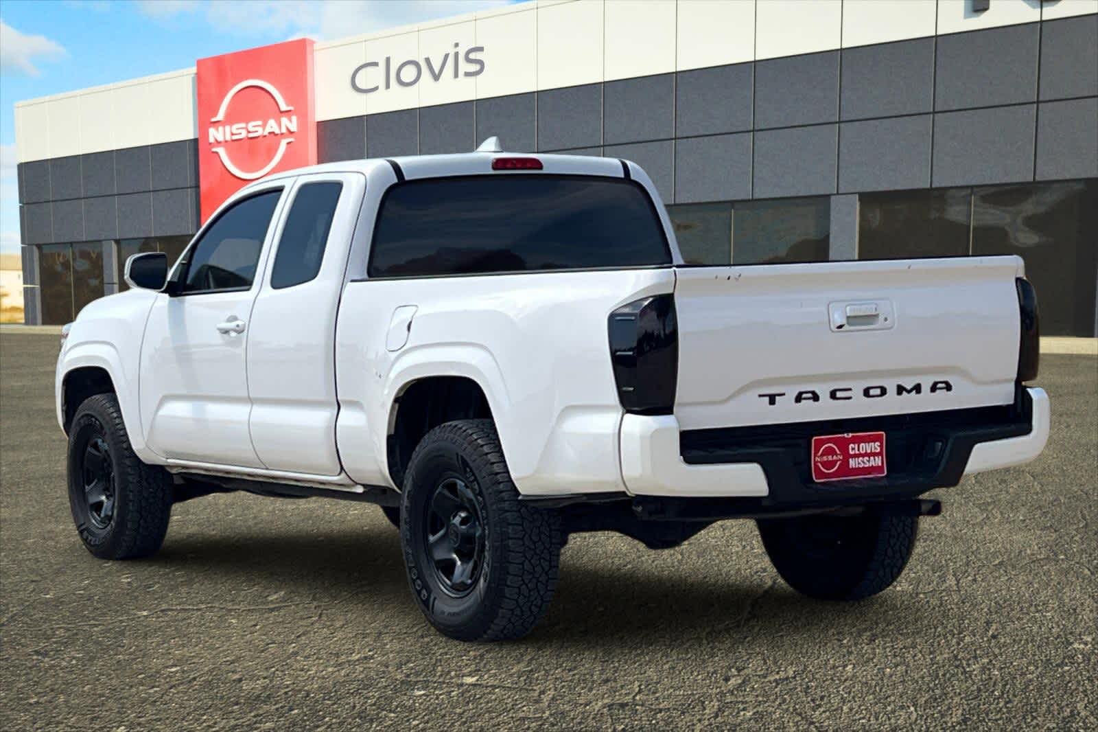 Thumbnail: 2022 Toyota Tacoma - 7