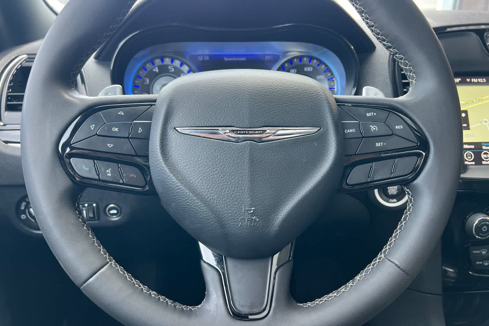 Thumbnail: 2023 Chrysler 300 - 25