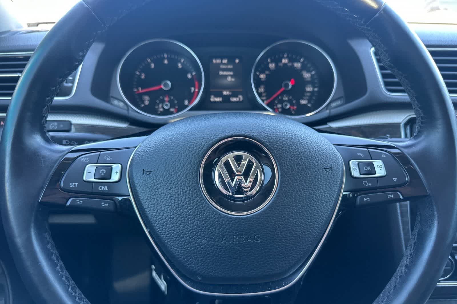 Thumbnail: 2018 Volkswagen Passat - 26