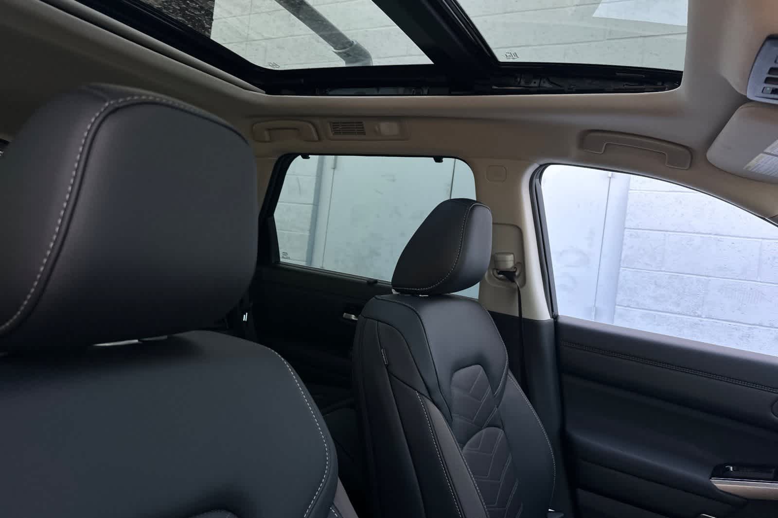 Thumbnail: 2025 Nissan Pathfinder - 21