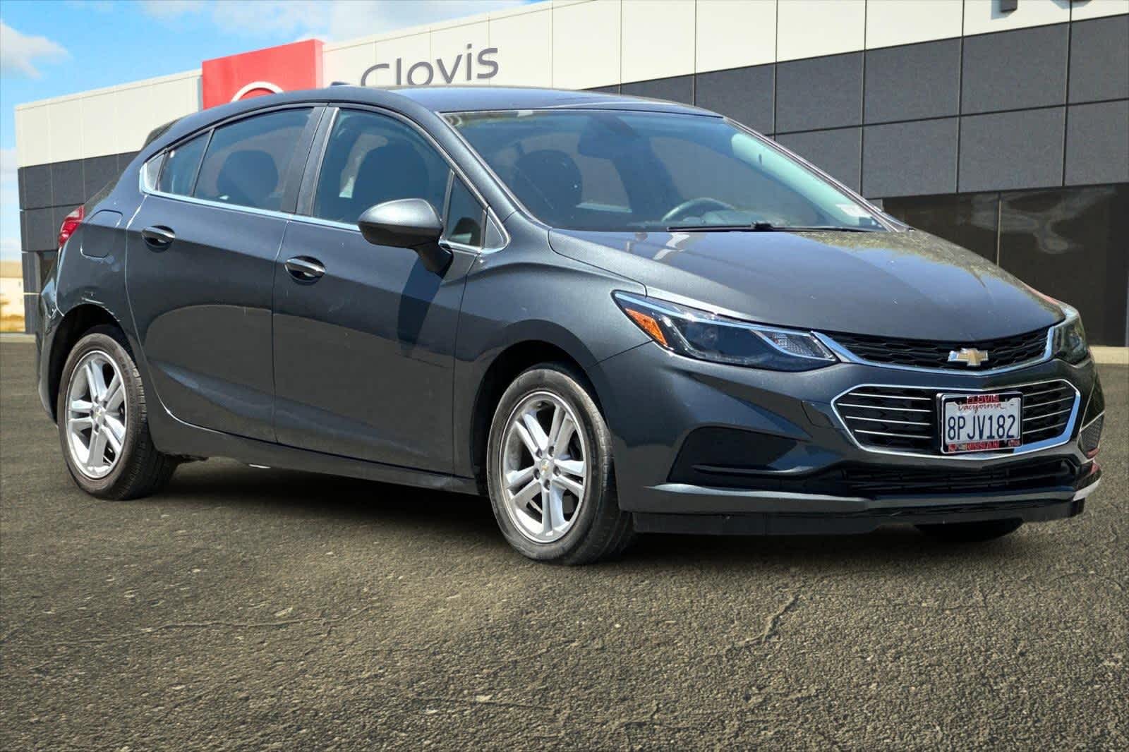 Thumbnail: 2017 Chevrolet Cruze - 10