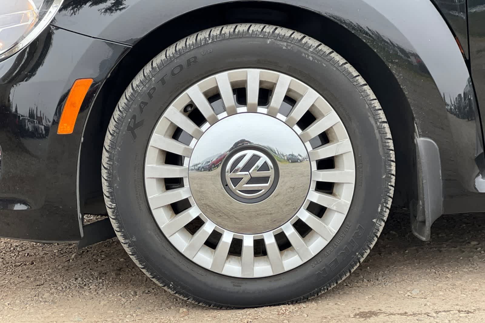 Thumbnail: 2014 Volkswagen Beetle - 15