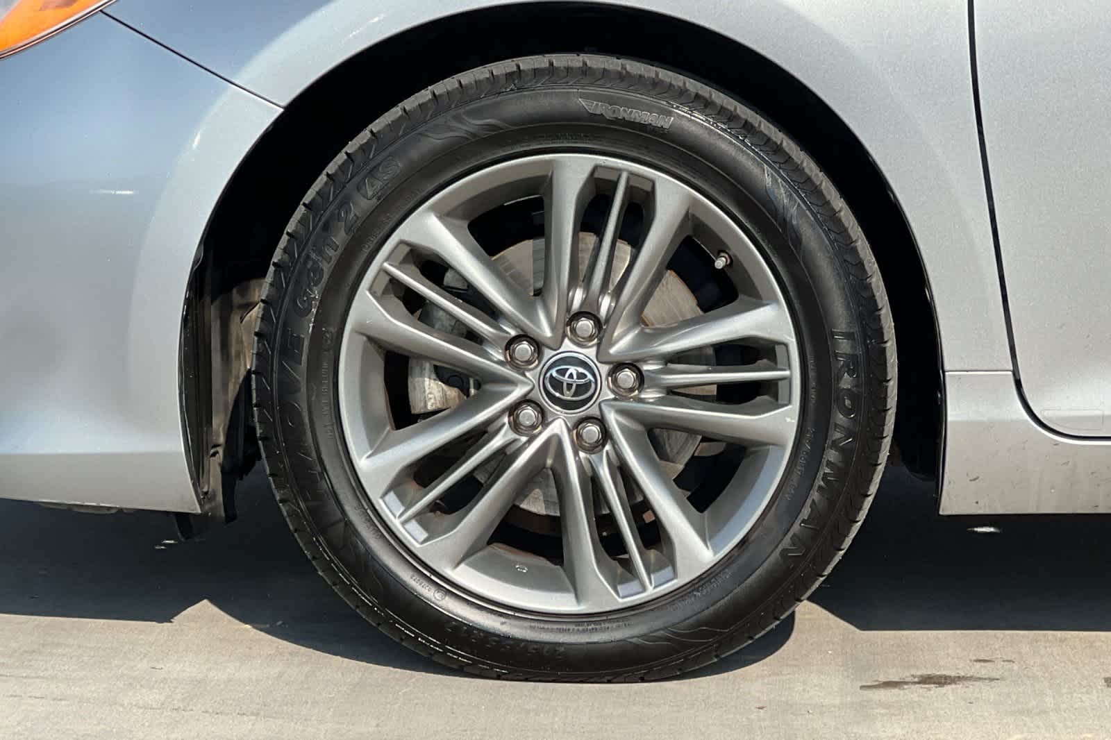 Thumbnail: 2016 Toyota Camry - 33